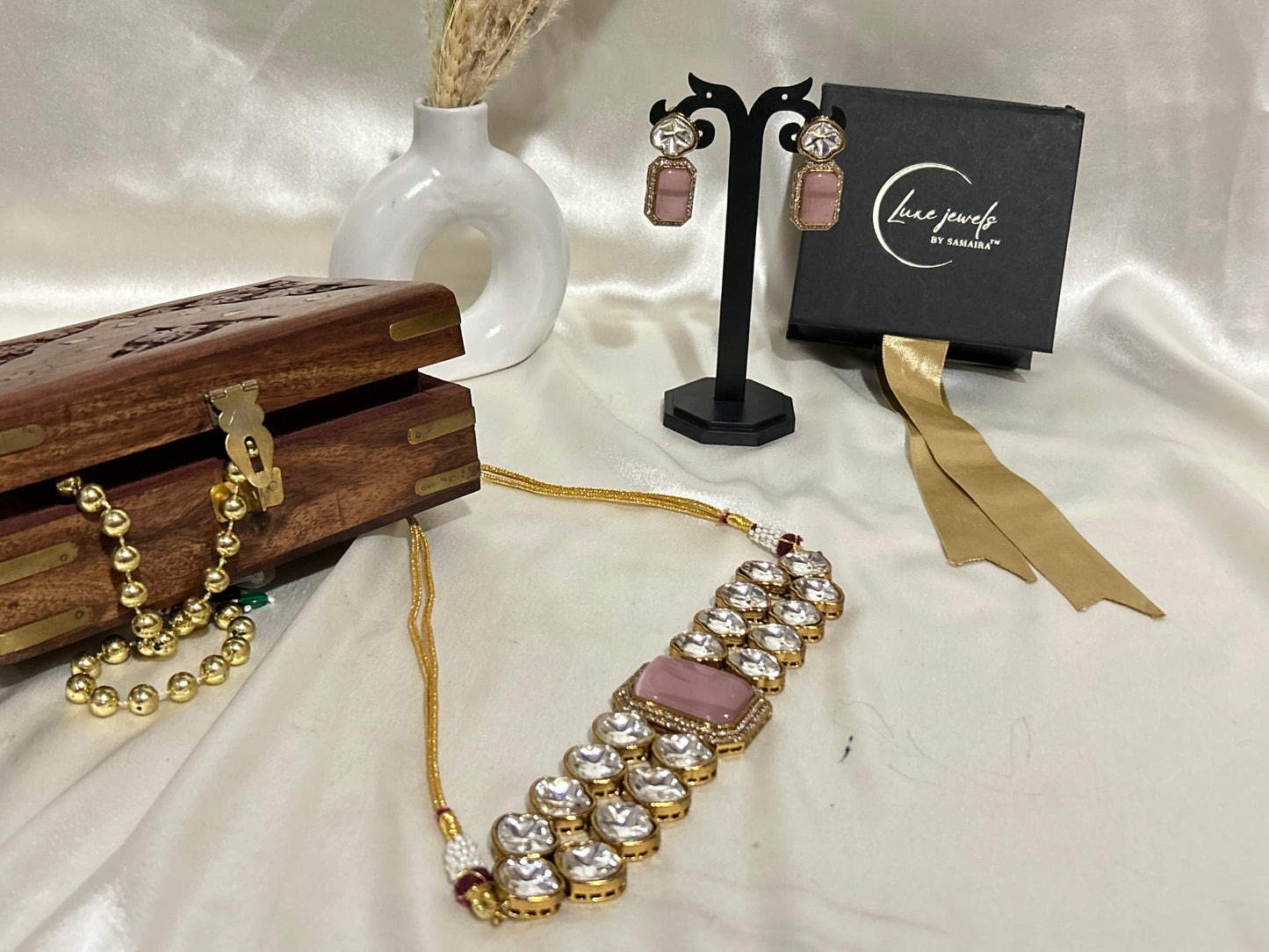 Anishka purple choker
