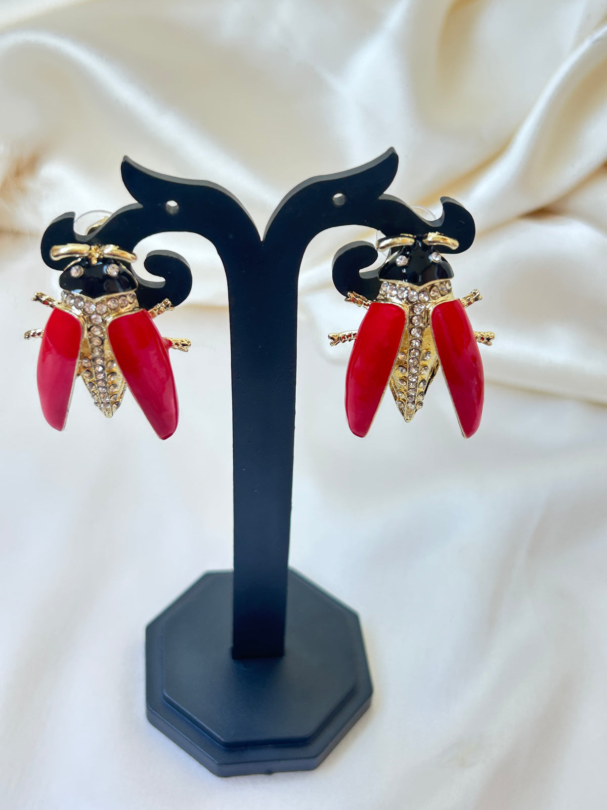 Enamel beetle red earrings