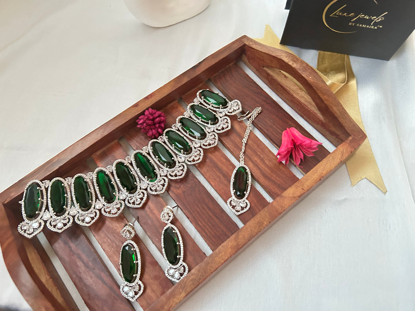 Shanvi Emerald Choker