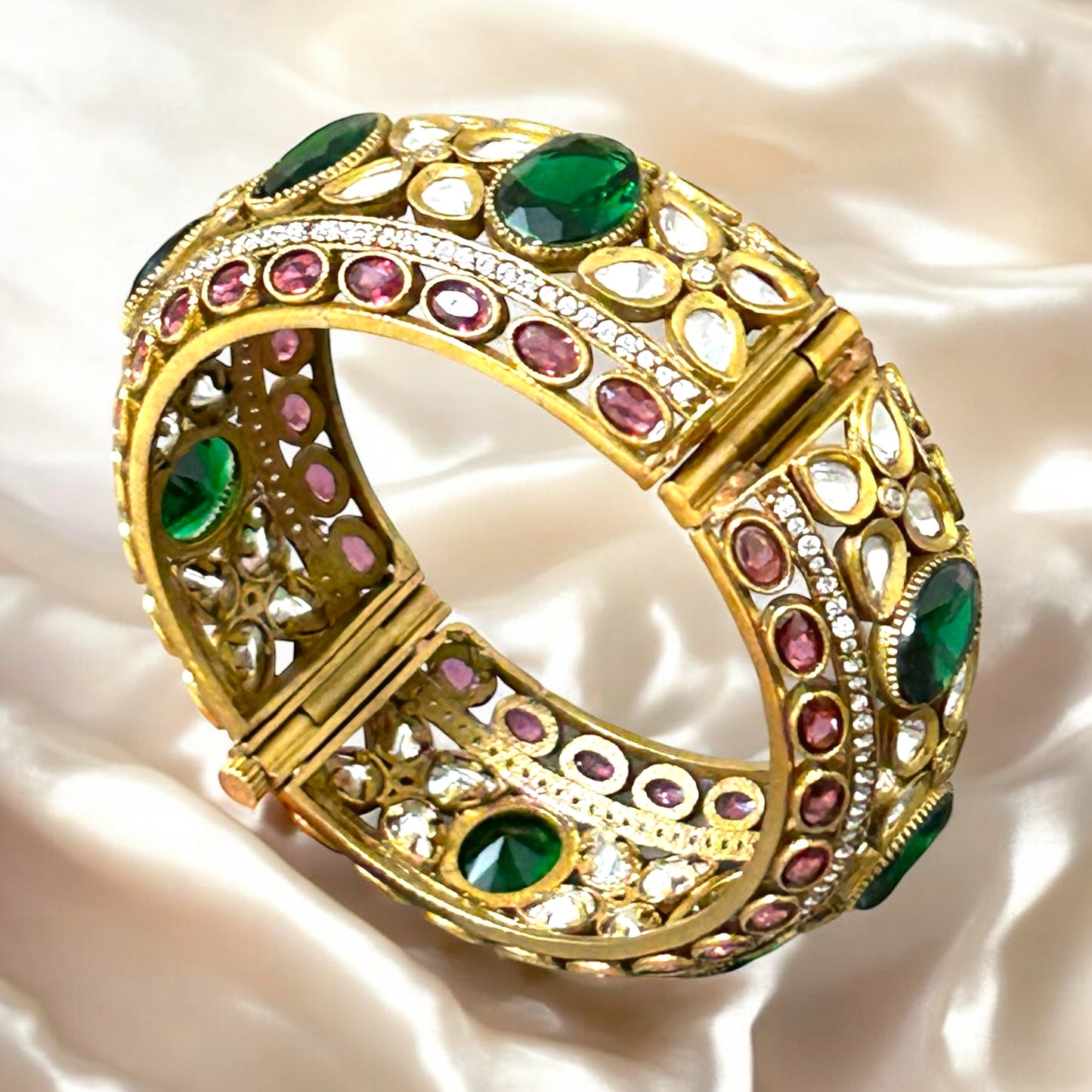 Elegant Green kundan Enamel Kada