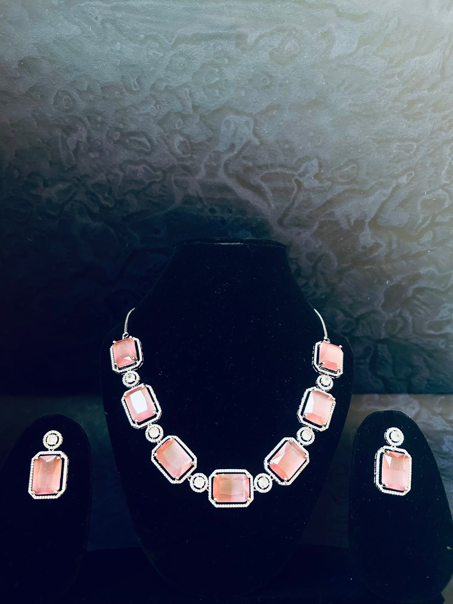 Varonika pink necklace