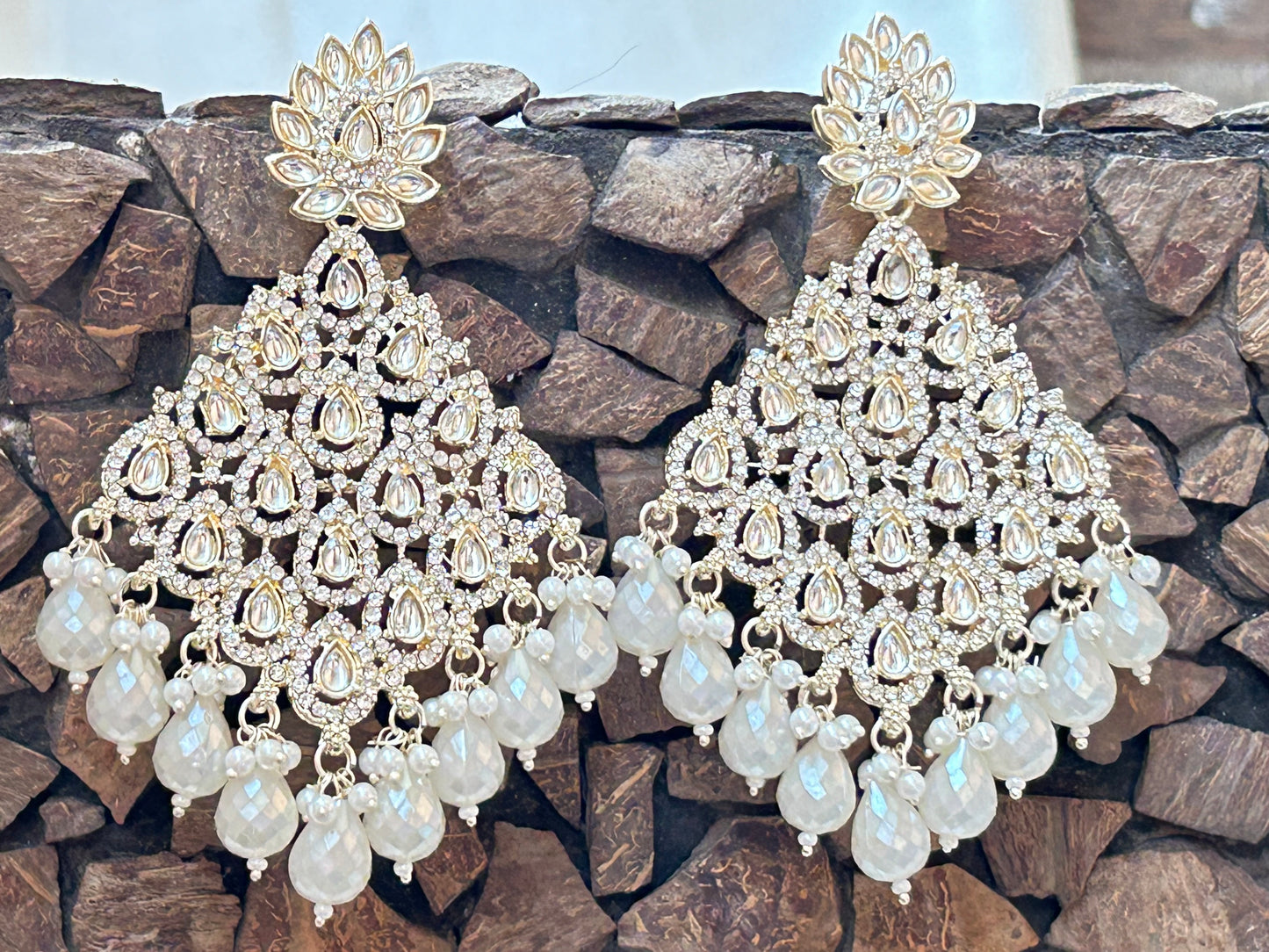 Naisha Ivory Chandbali