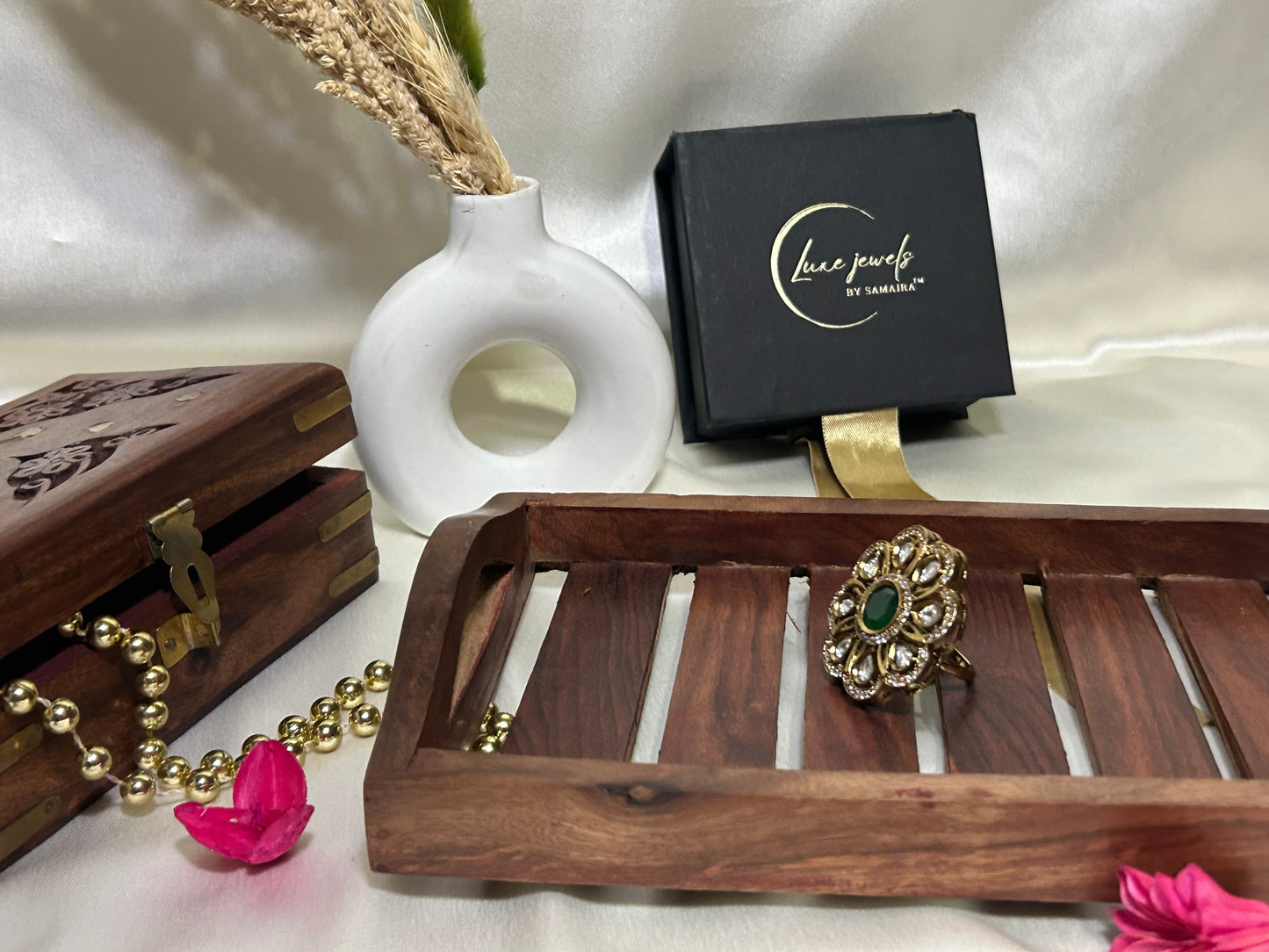 Mayra Blooming green Ring