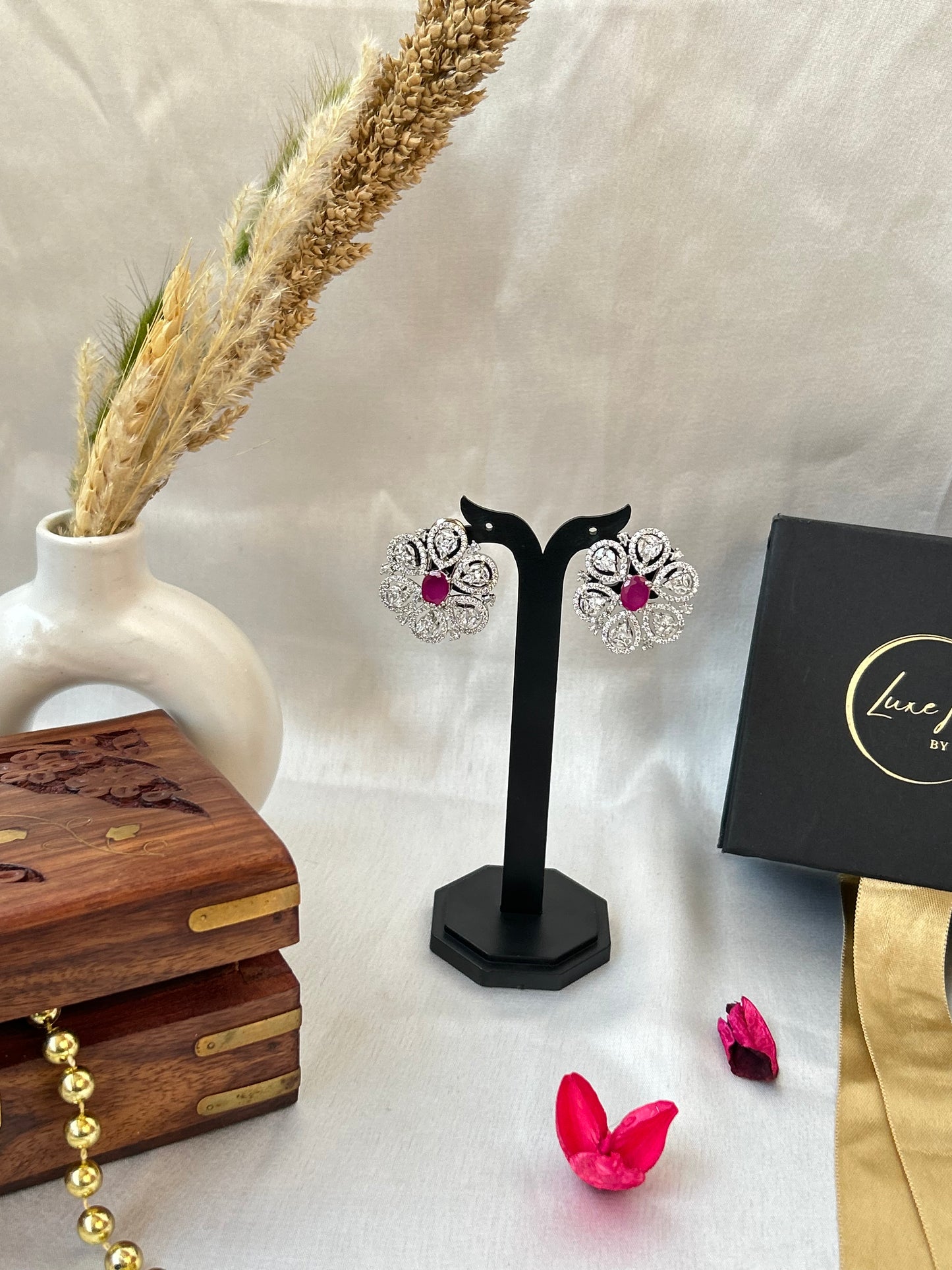 Diva magenta studs Earrings