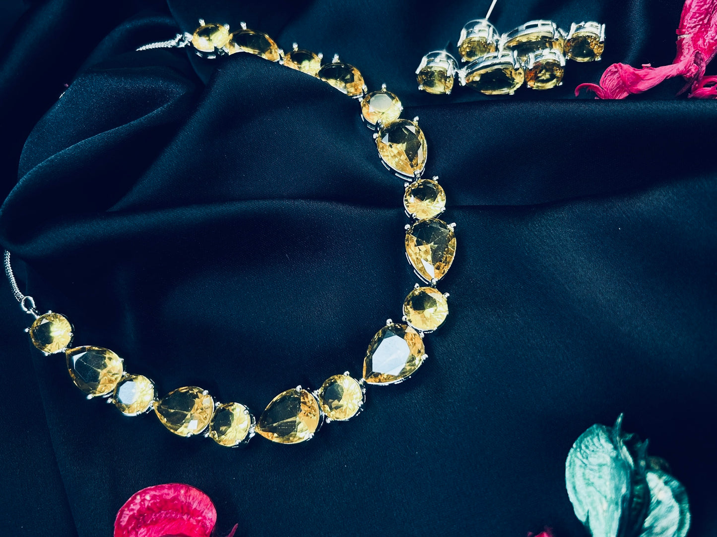 Yoshika yellow necklace