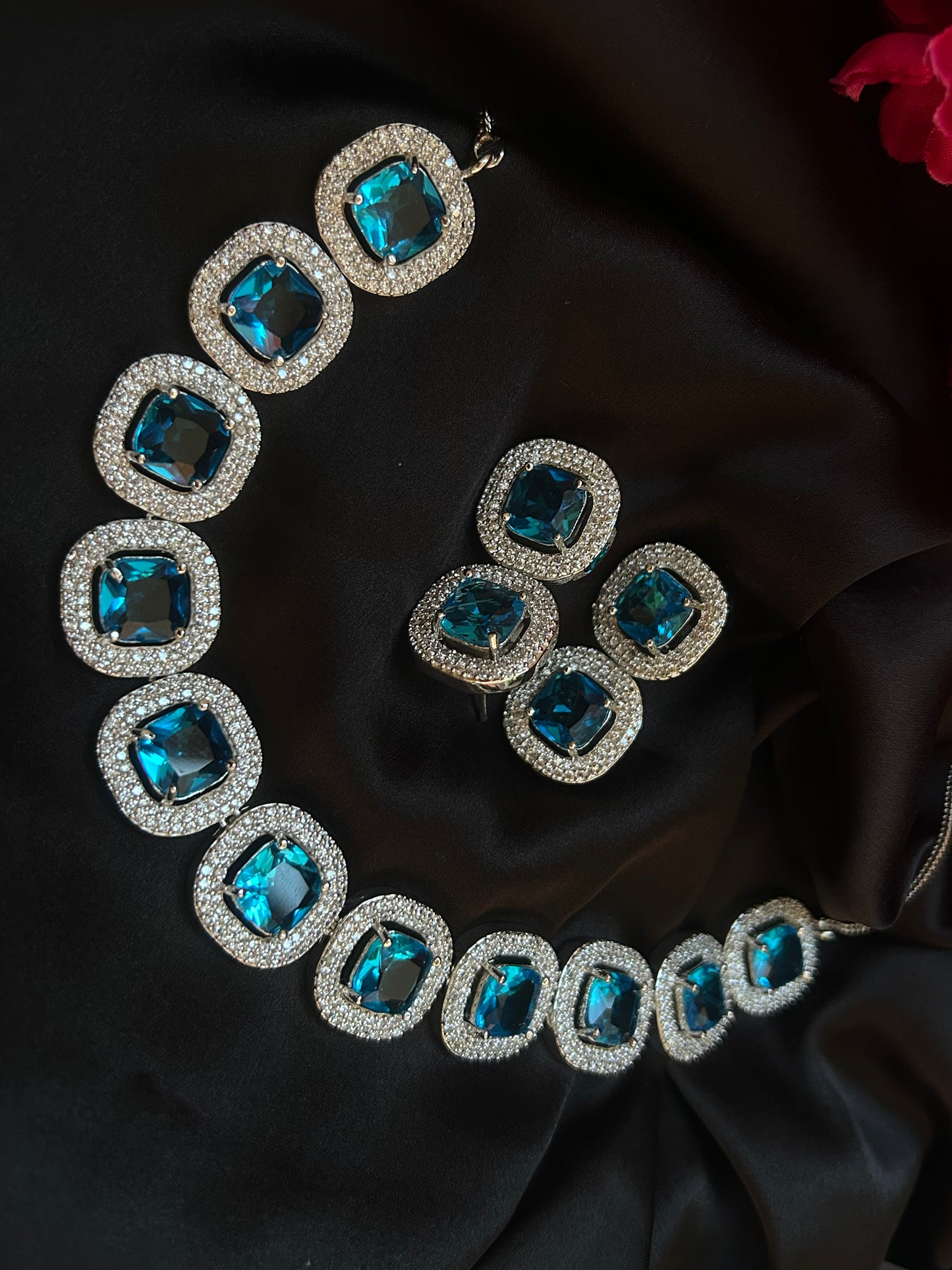 Alisha blue necklace
