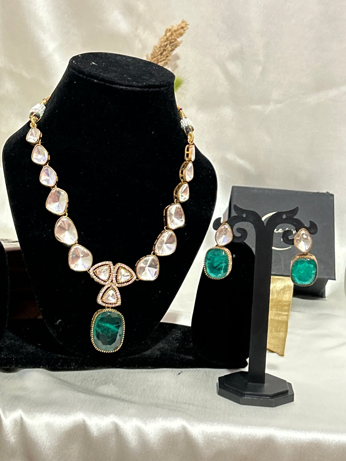 emerald green kundan necklaceset