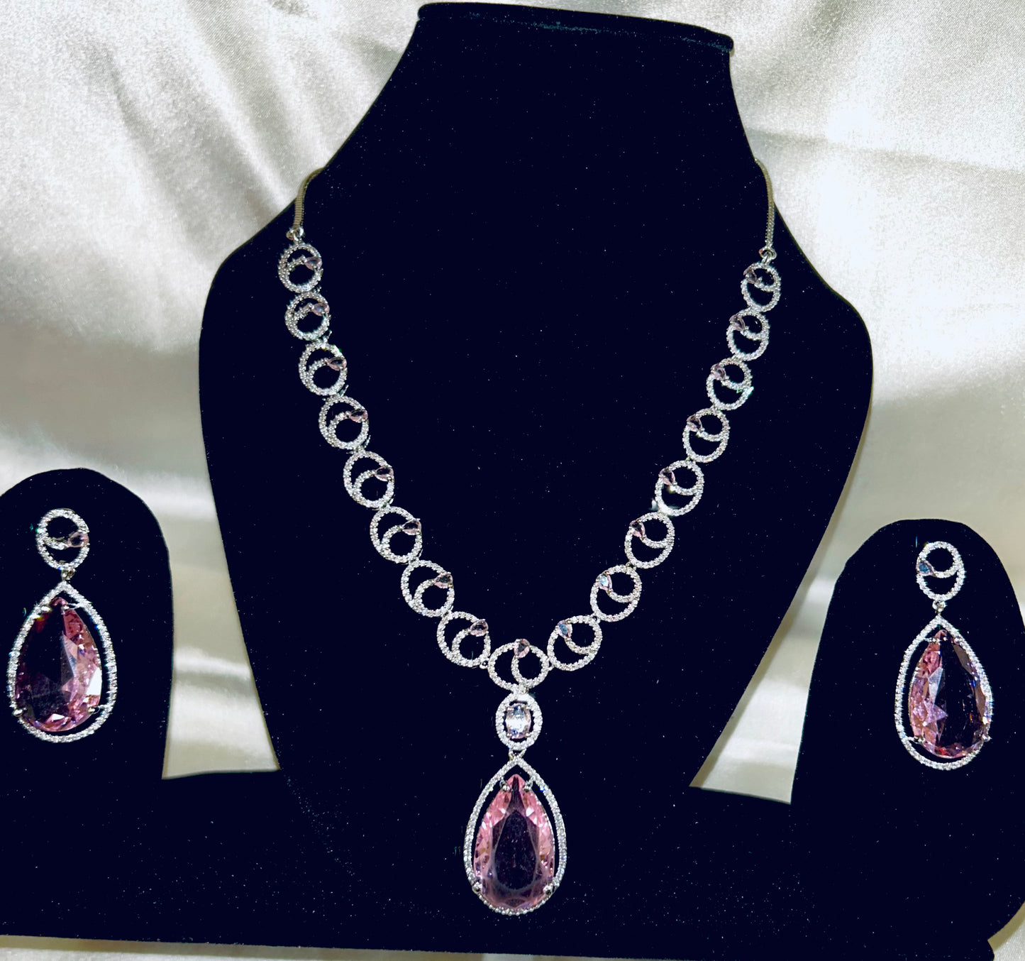 Mia pink pendant necklace