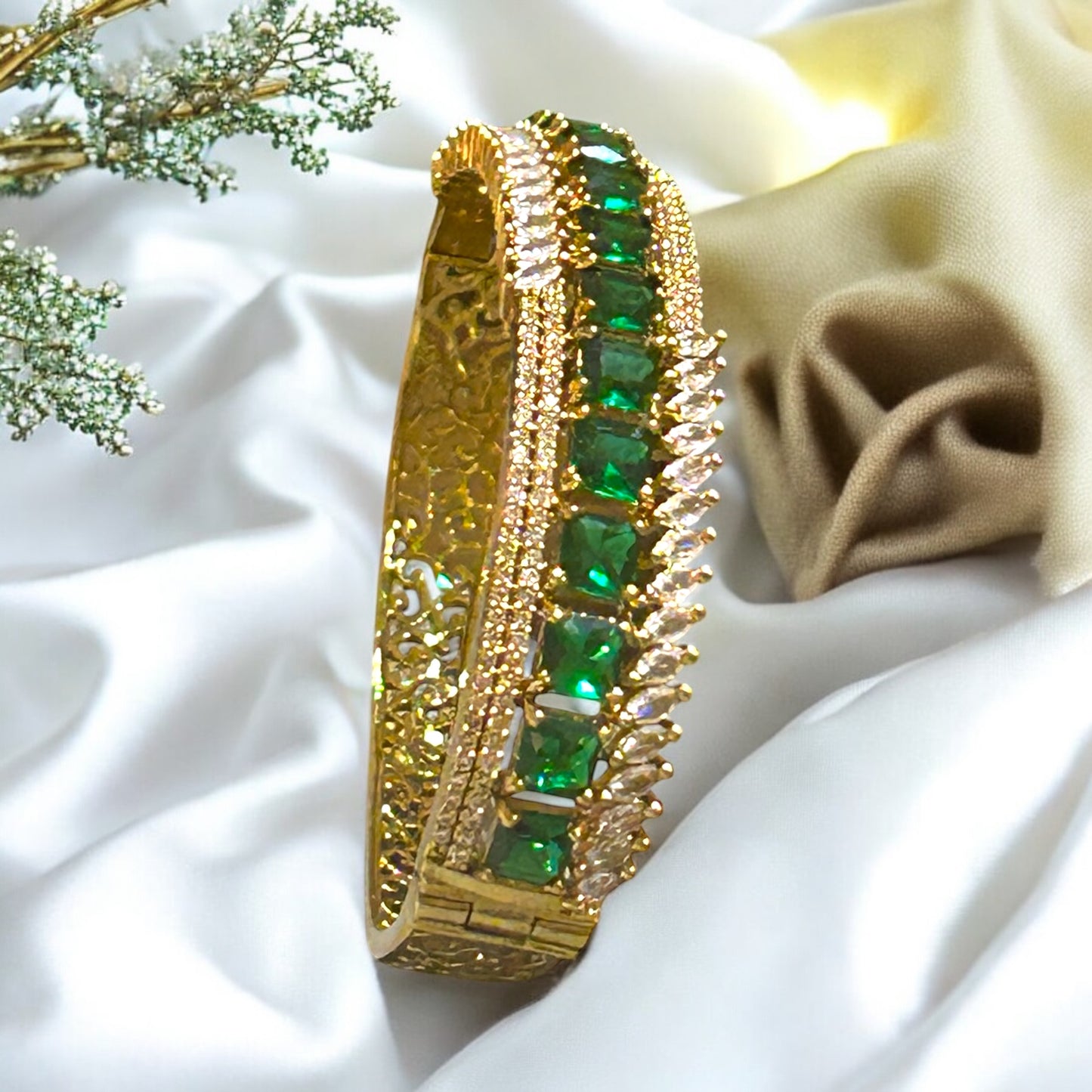 Opulent Green Bracelet