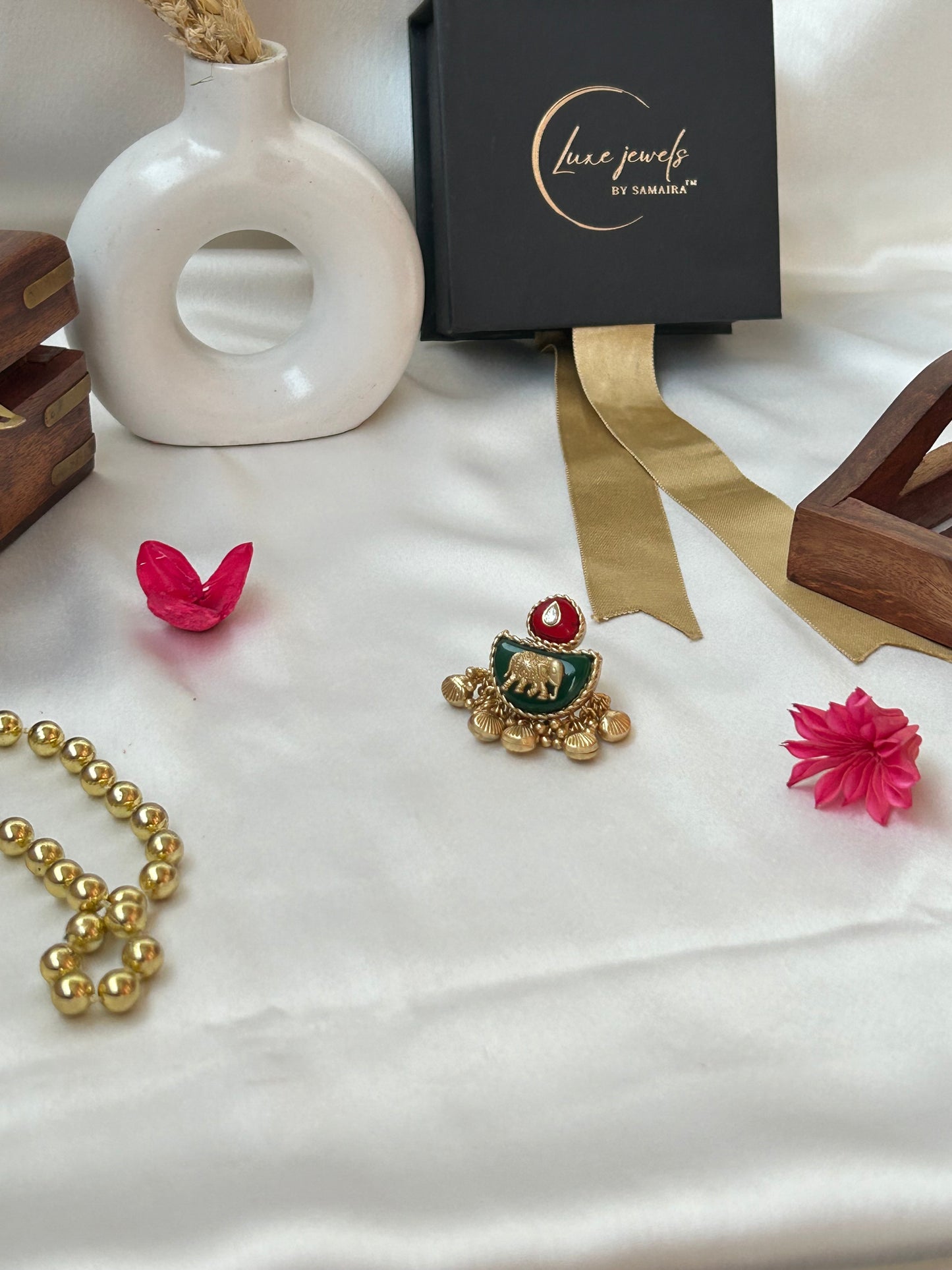 Fiza antique ring