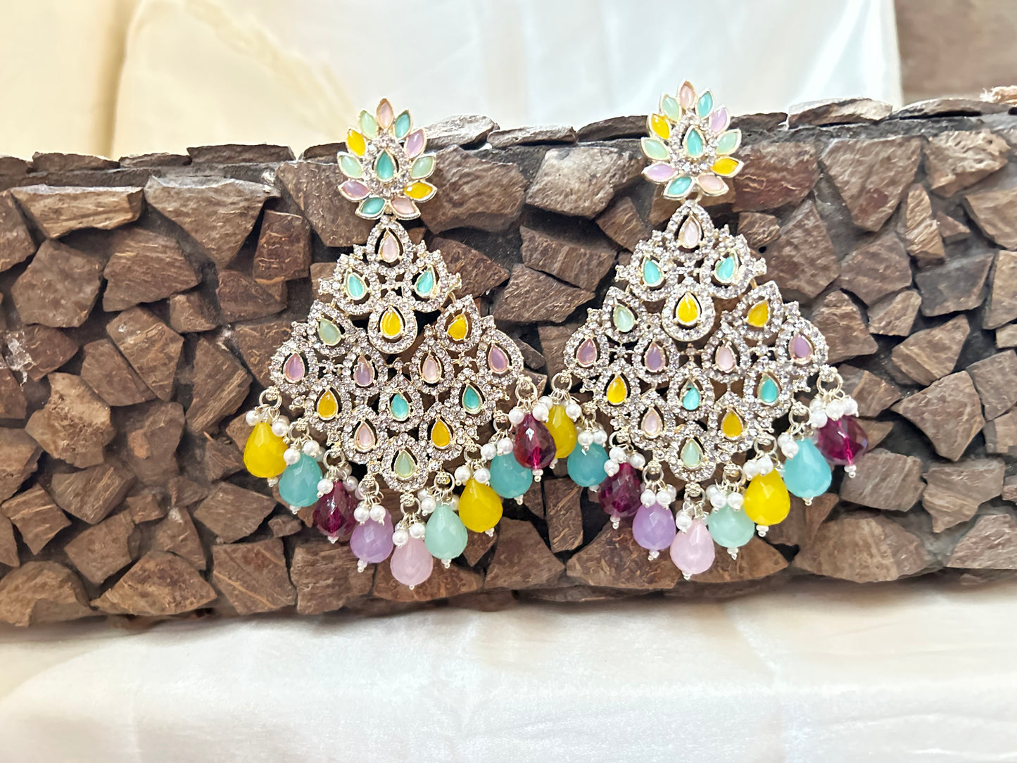 Naisha multi colour Chandbal