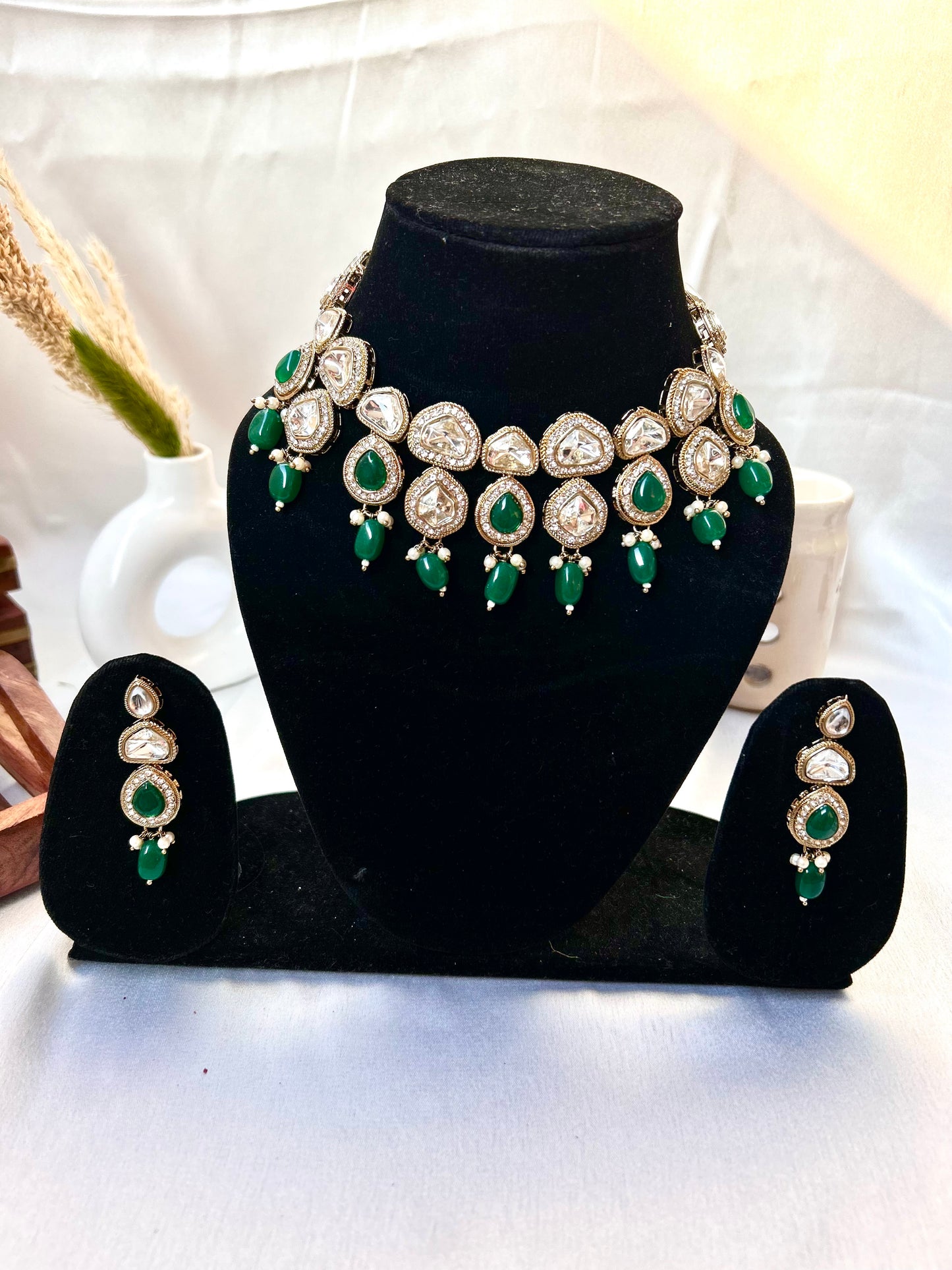 Shanu ivory kundan necklace