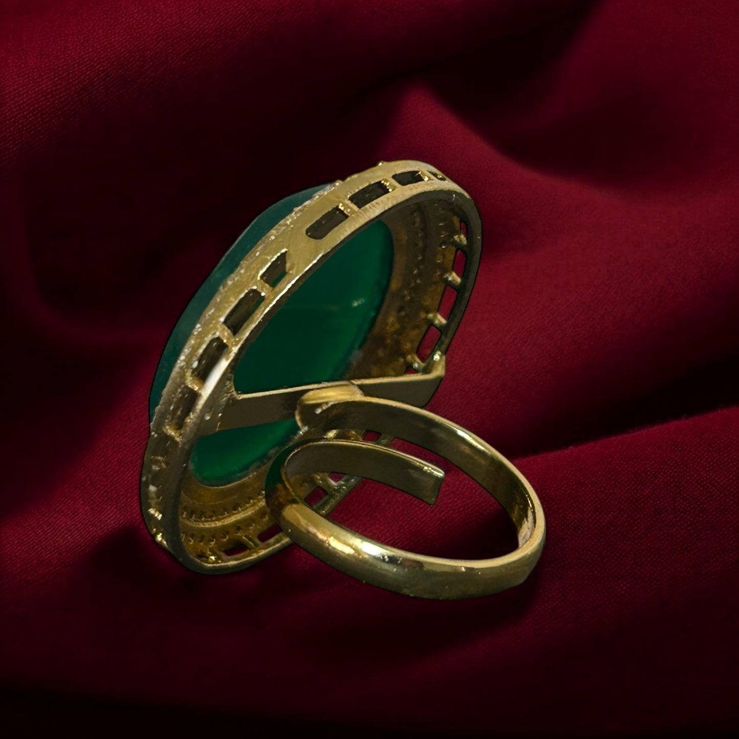 shanvi green Ring