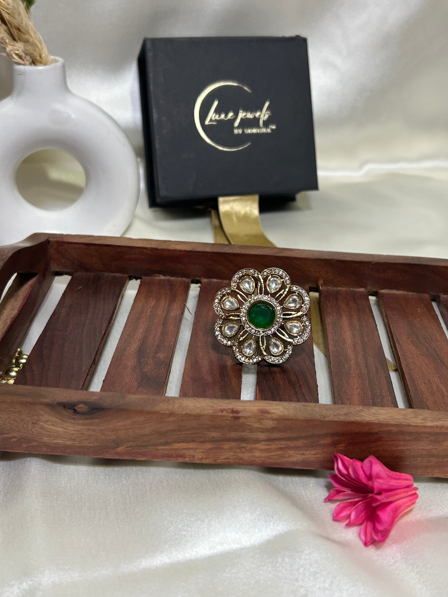 Mayra Blooming green Ring