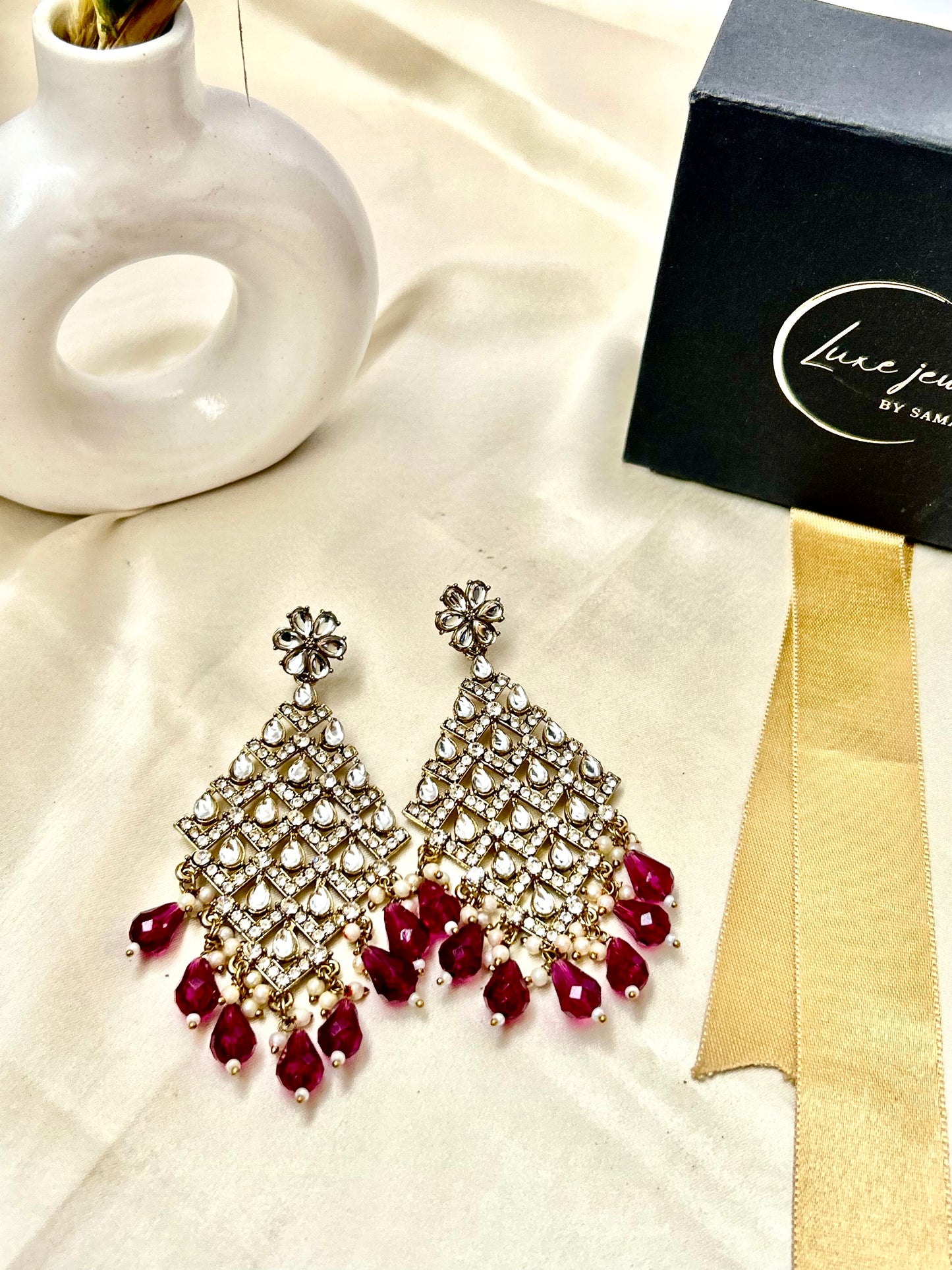Shloka Maroon chandbalis