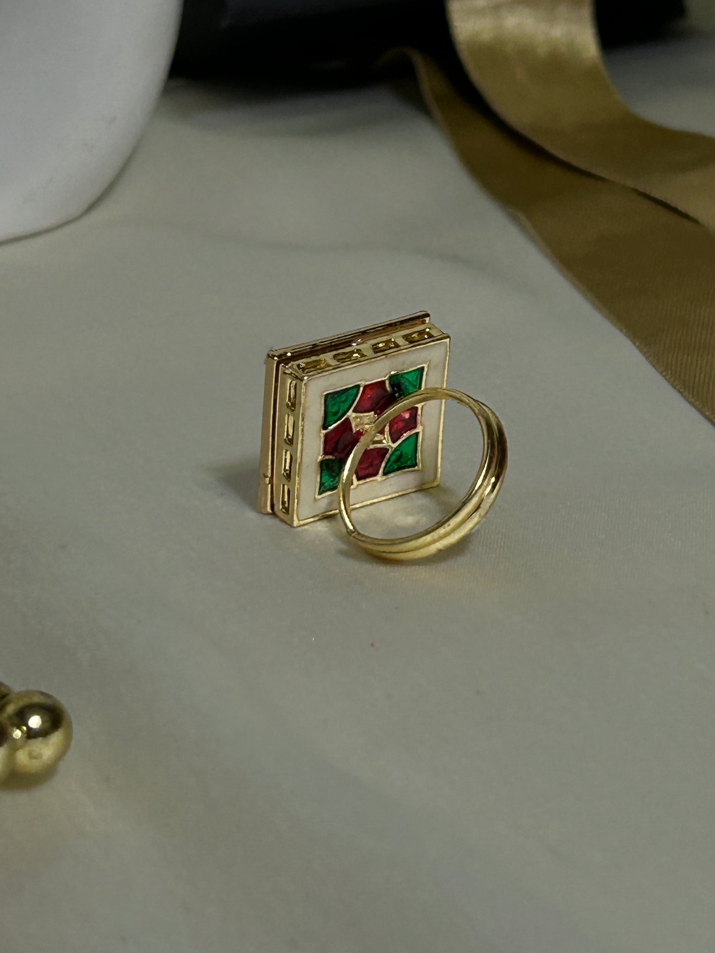Falak gold ring