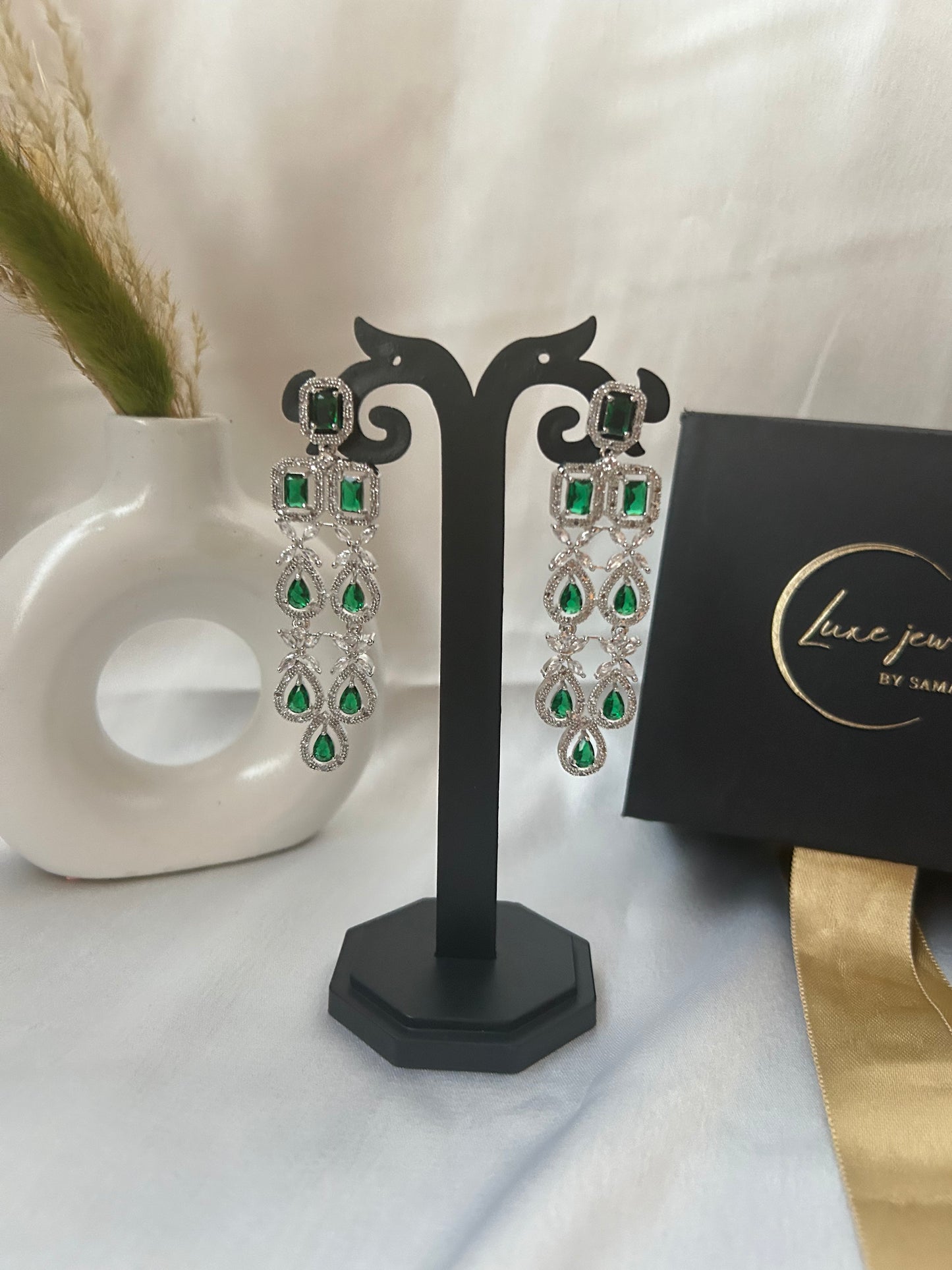 Layra Emerald Choker