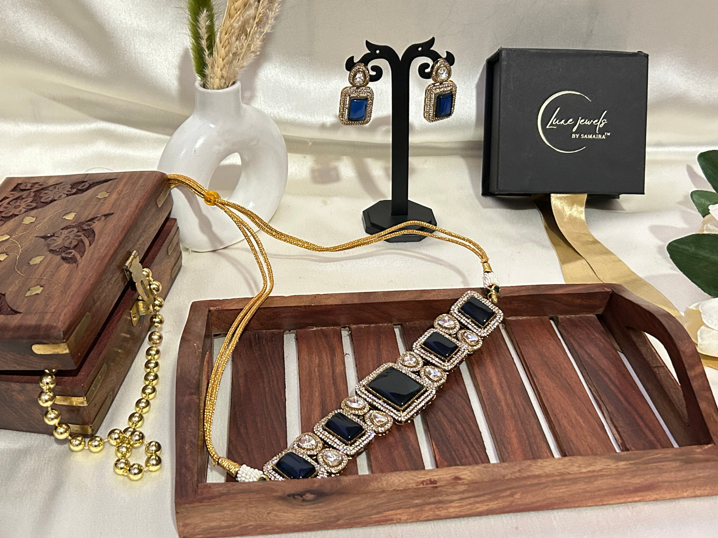 Black Necklace Set