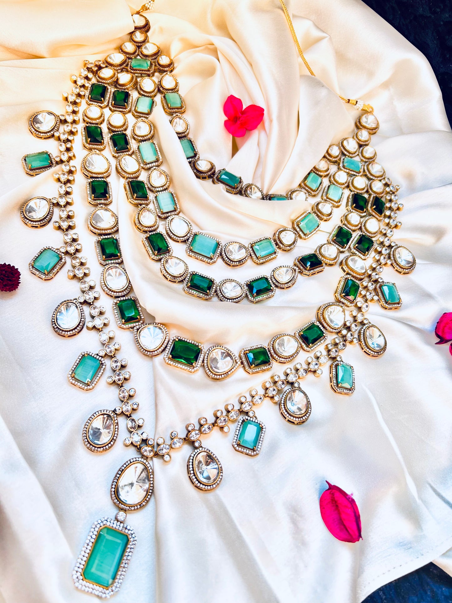 parineeti wedding necklace set