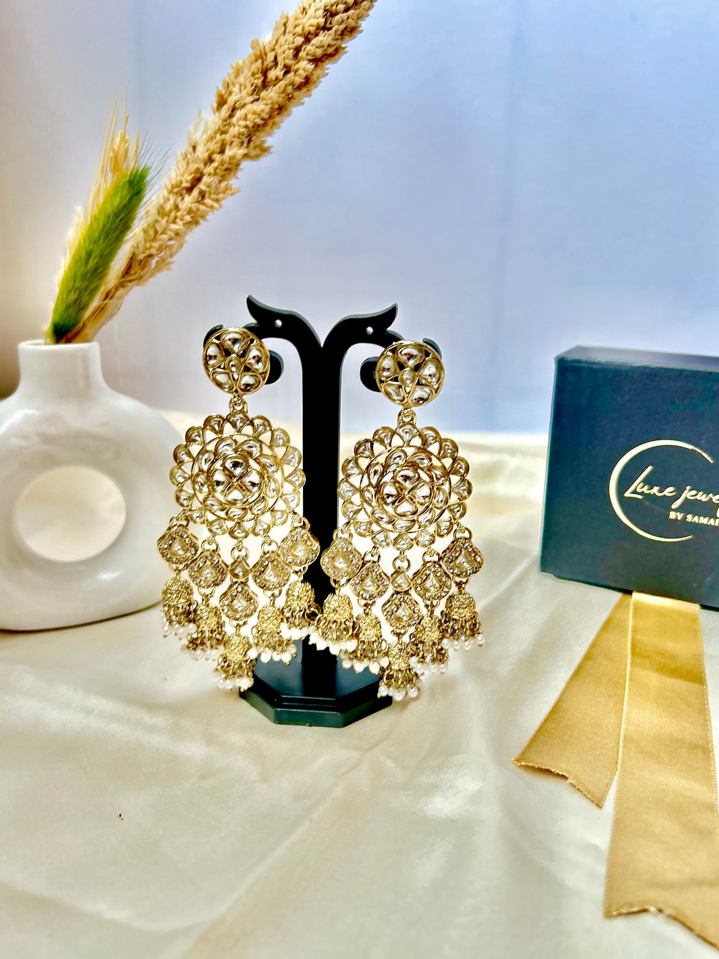 Nayra ivory Chandbali