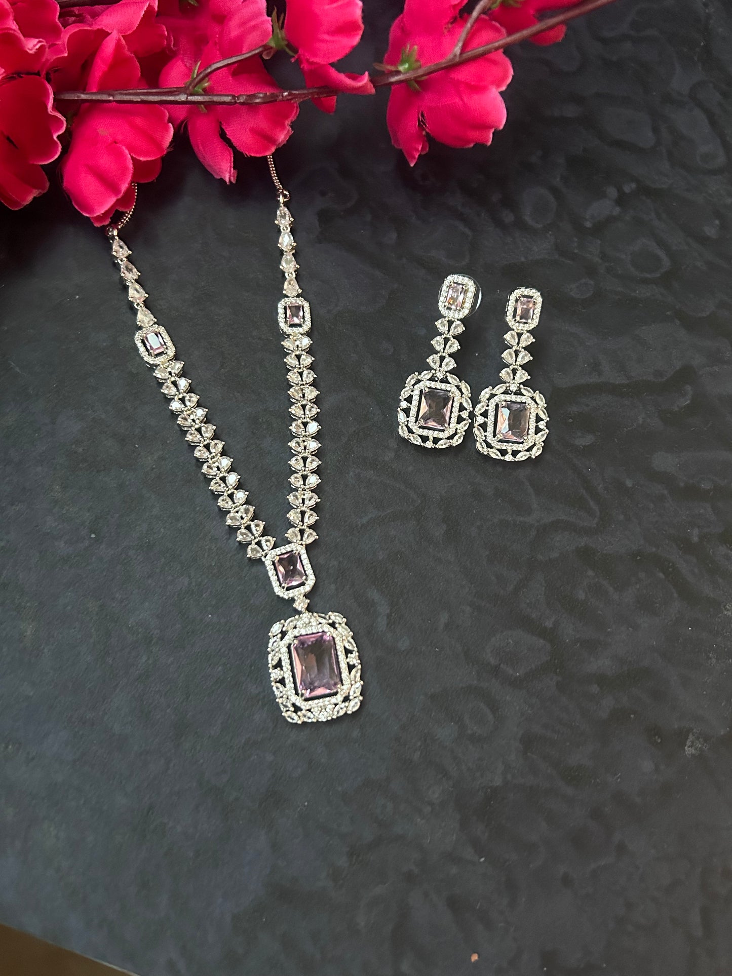 Layla pink necklace