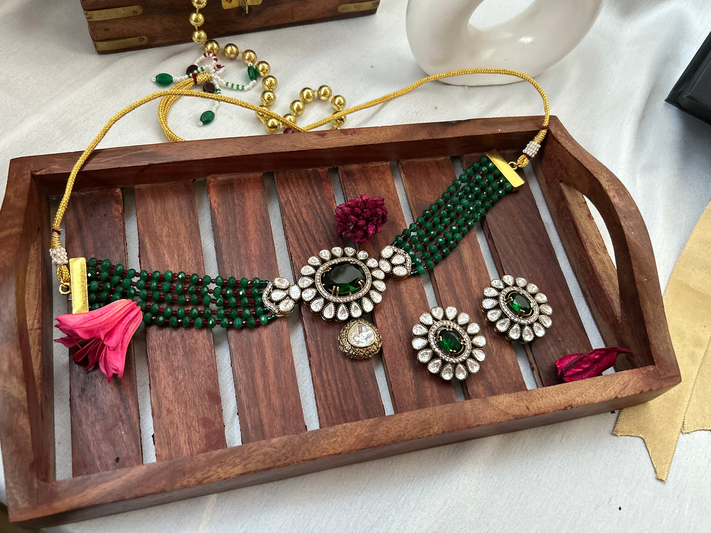 Viana green choker necklace set