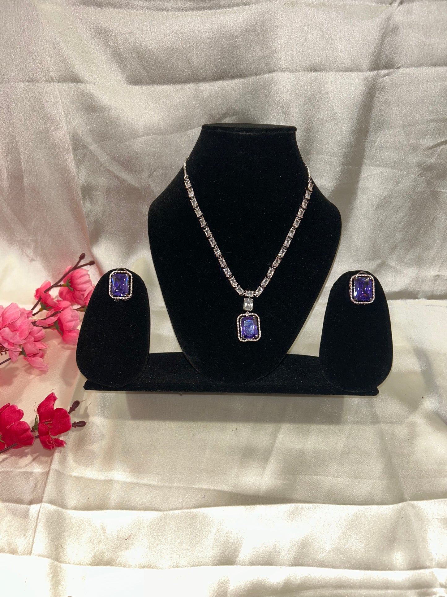 Inaya purple necklace