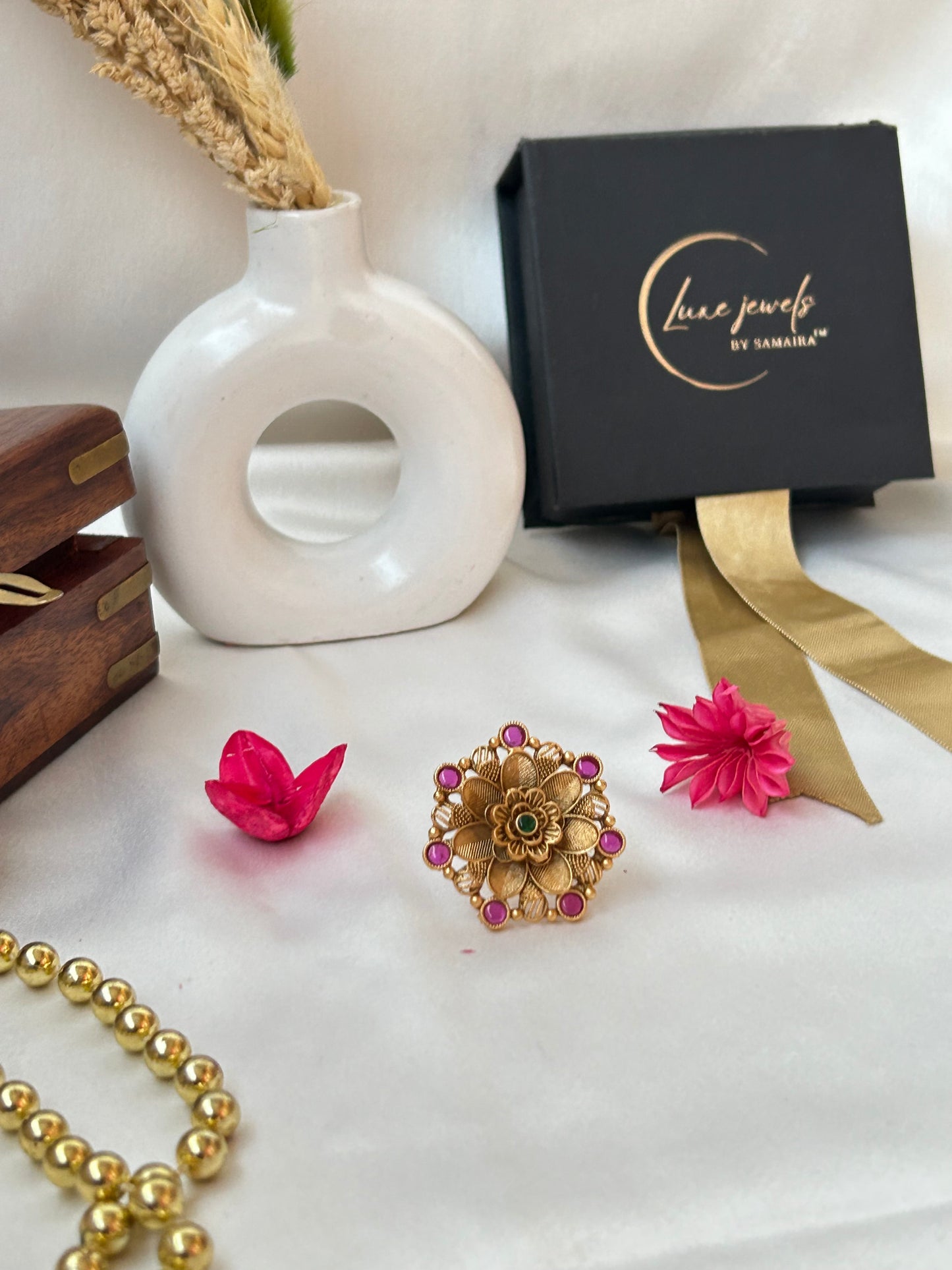 Unati Floral Ring