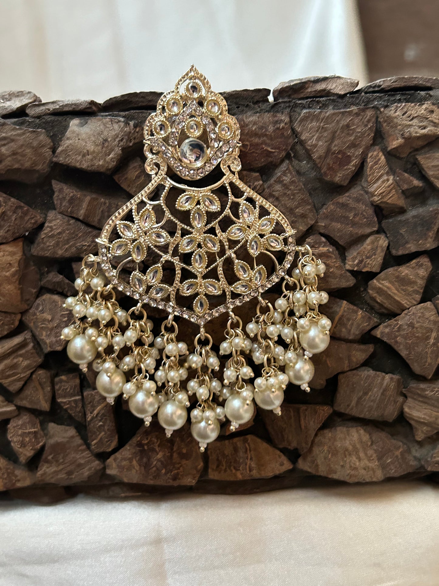 Kritika ivory Chandbali