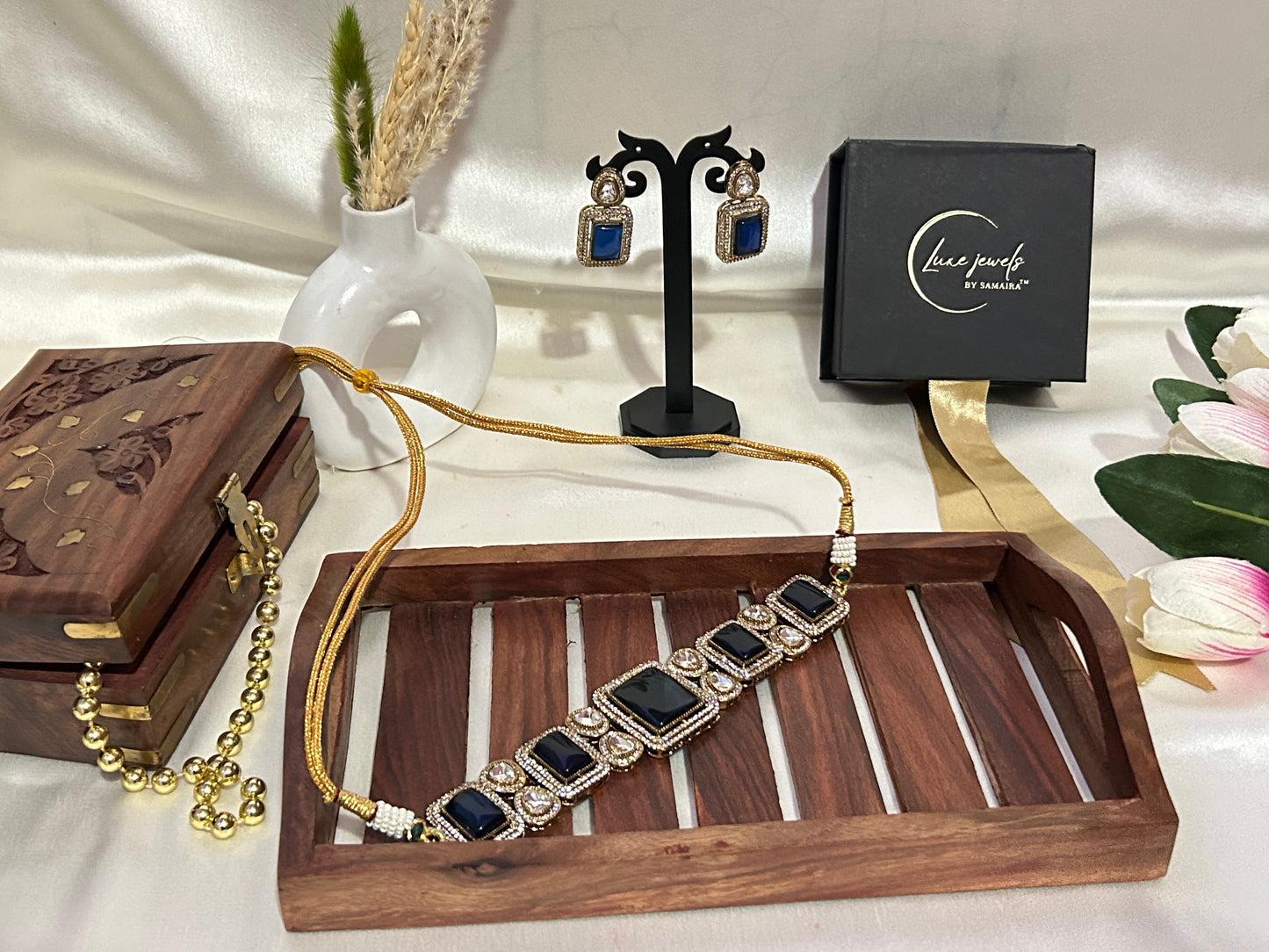Black Necklace Set