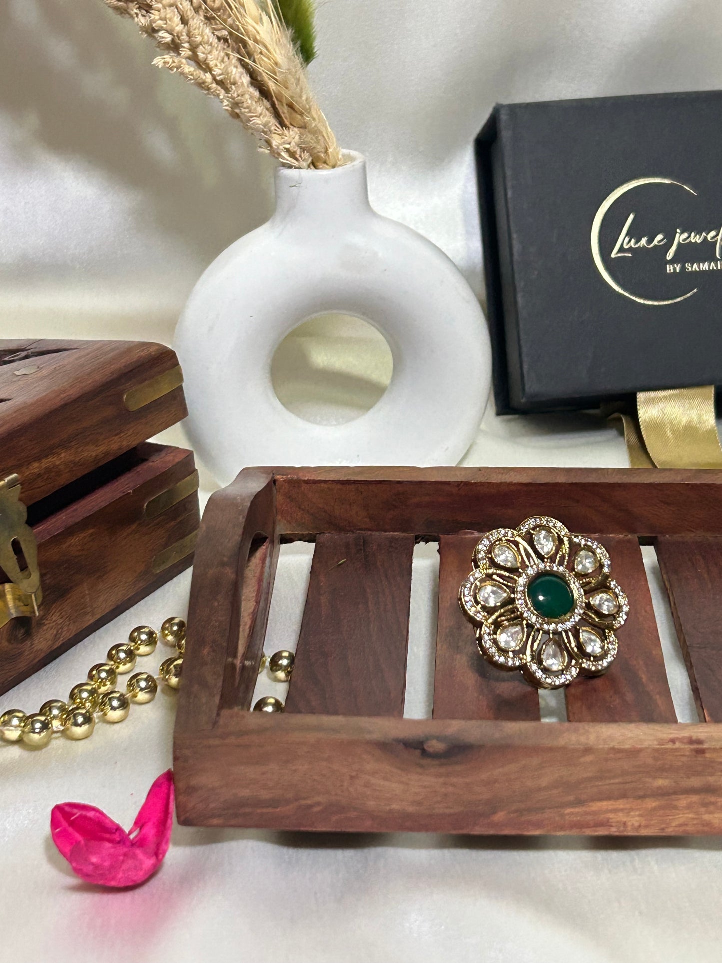 Mayra Blooming green Ring
