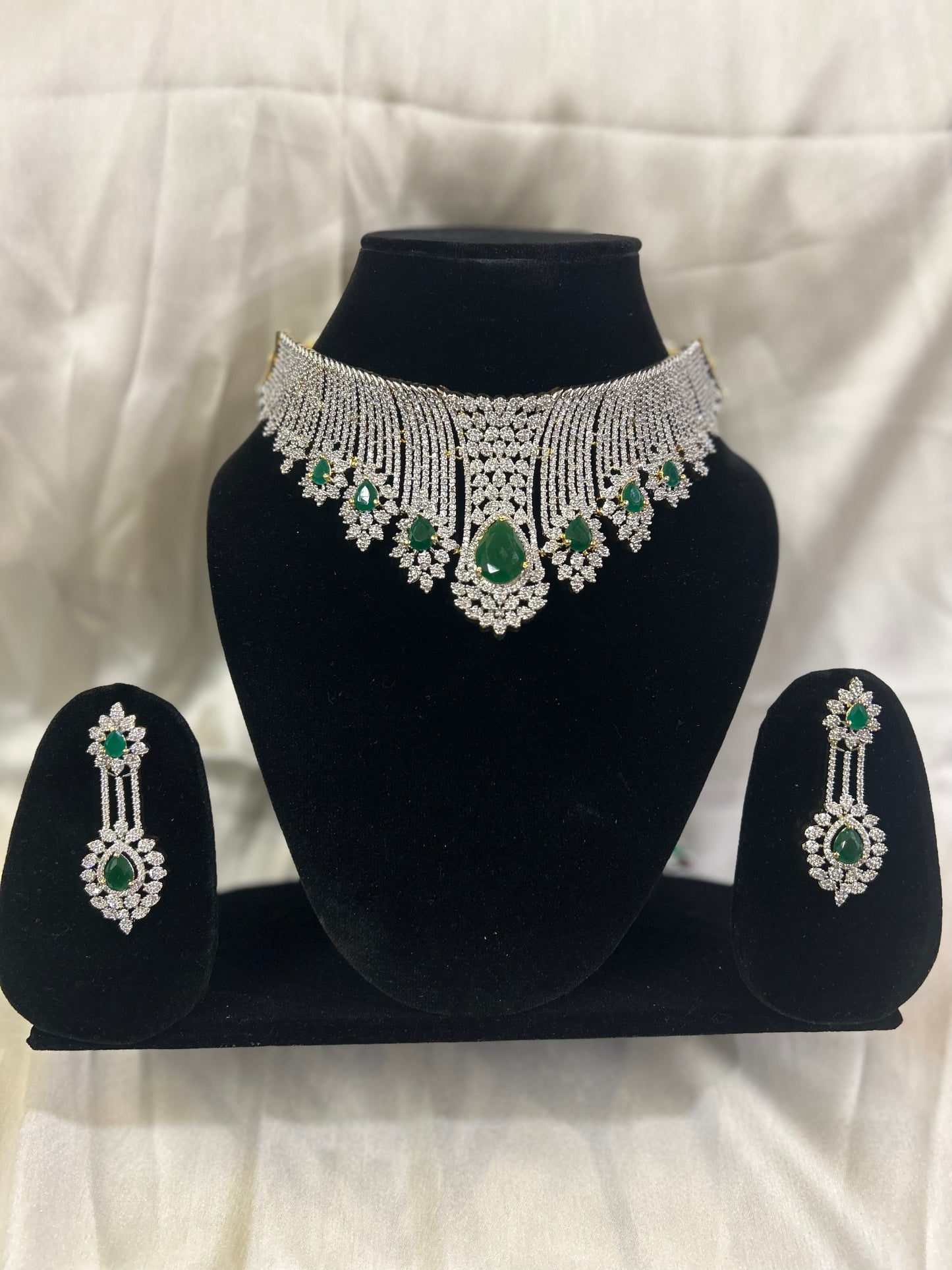 Vincy emerald necklace