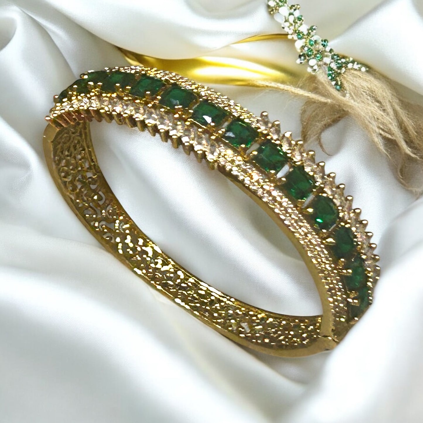 Opulent Green Bracelet