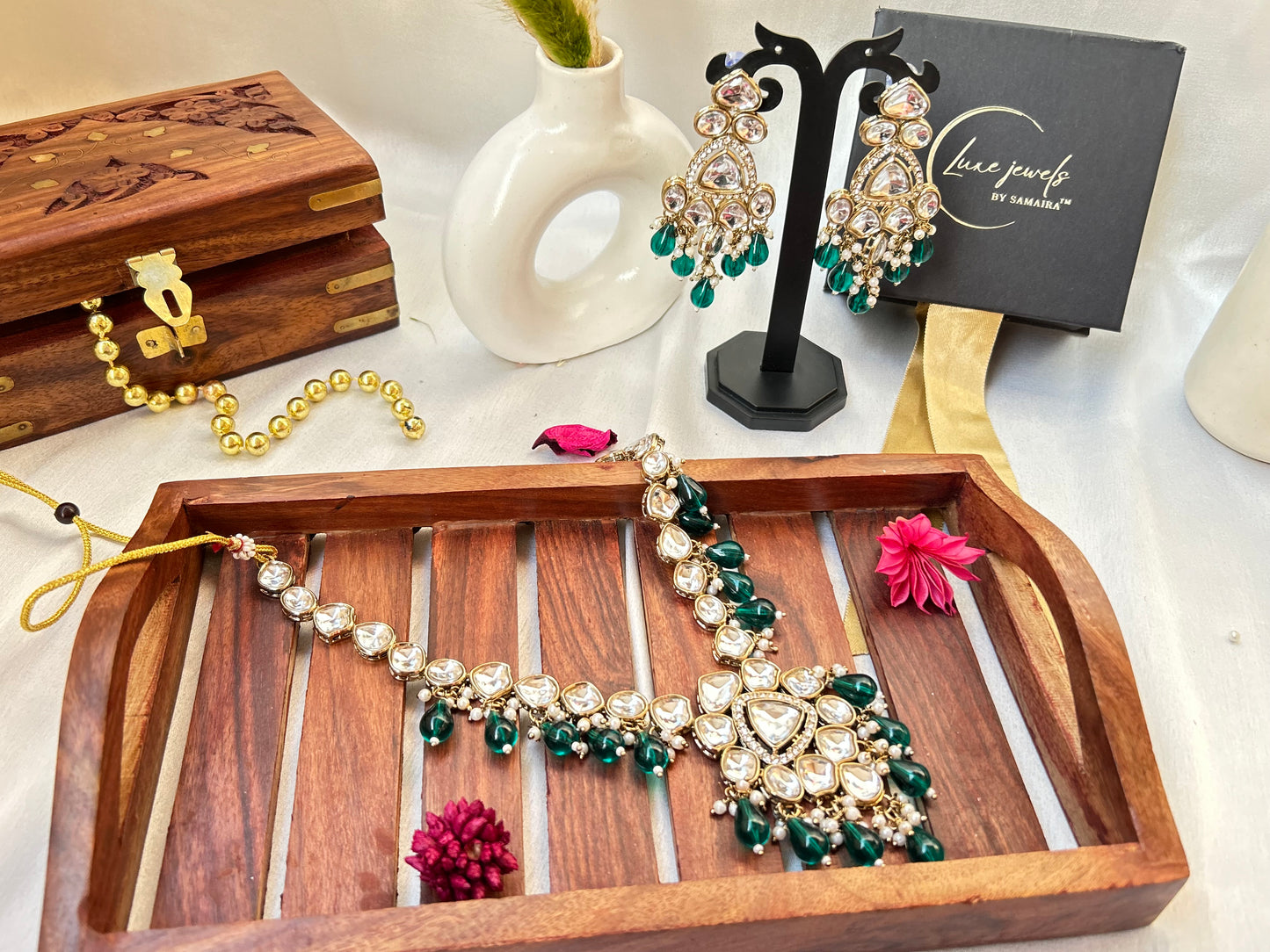 Megha emerald green necklace