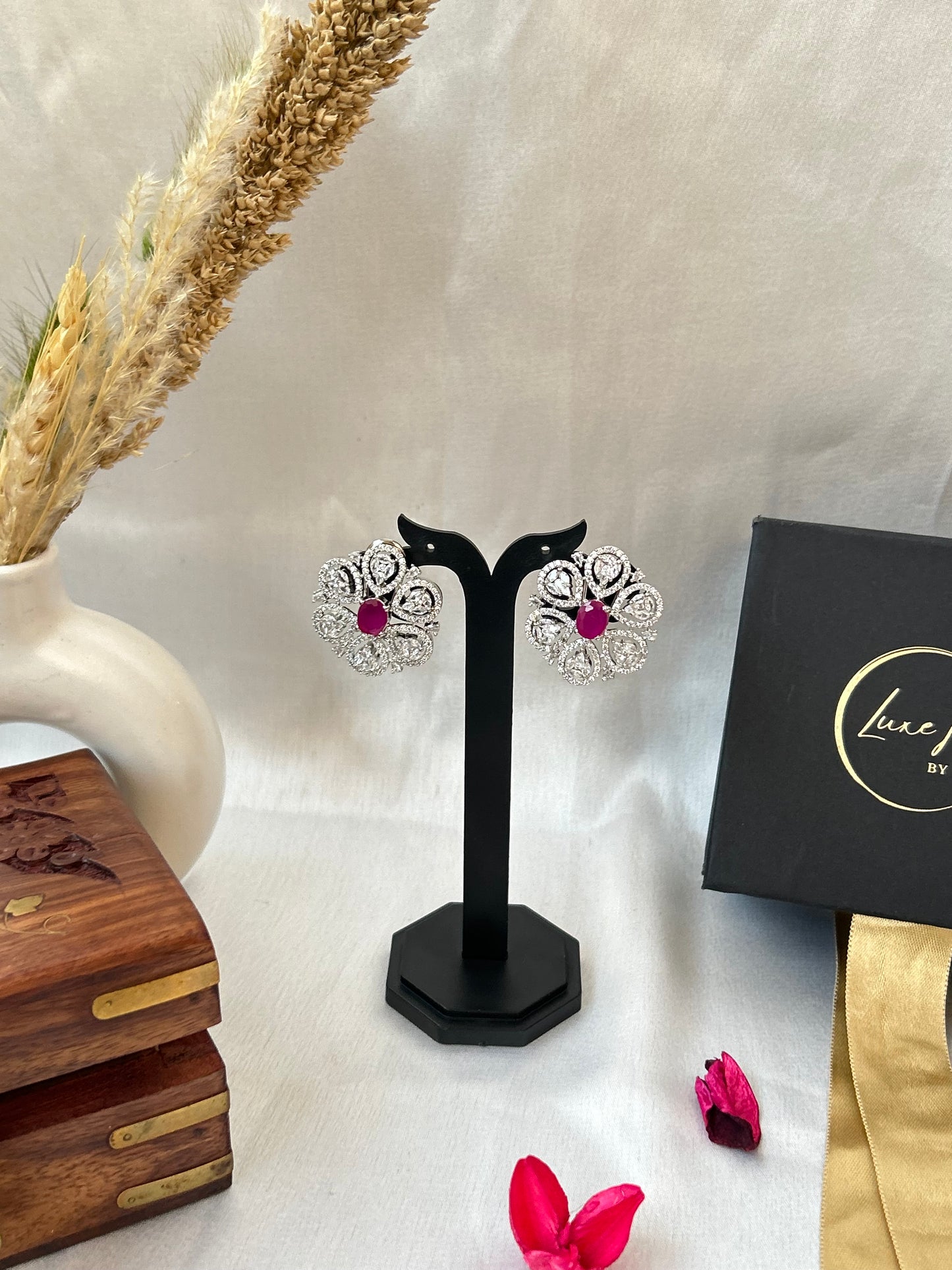 Diva magenta studs Earrings