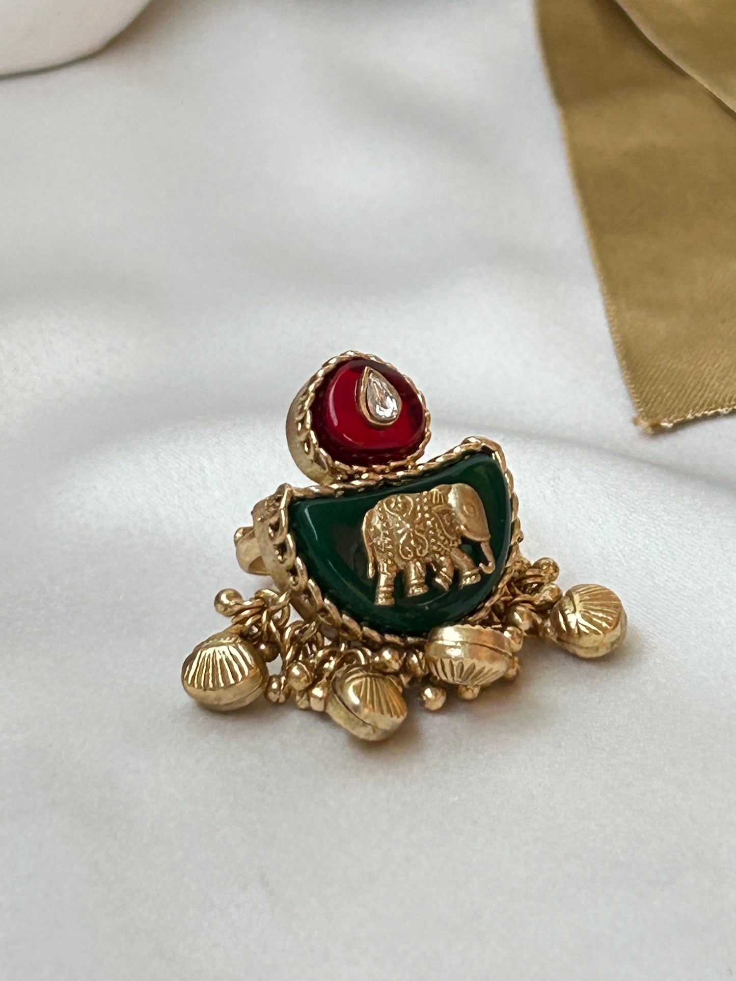 Fiza antique ring