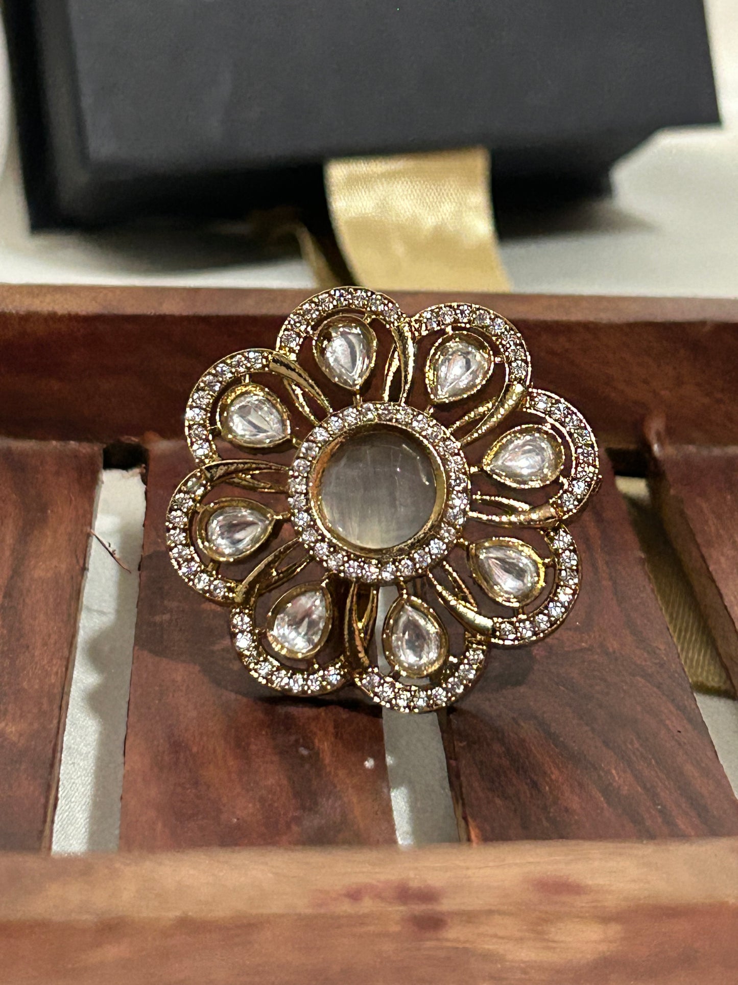 Mayra Blooming grey Ring