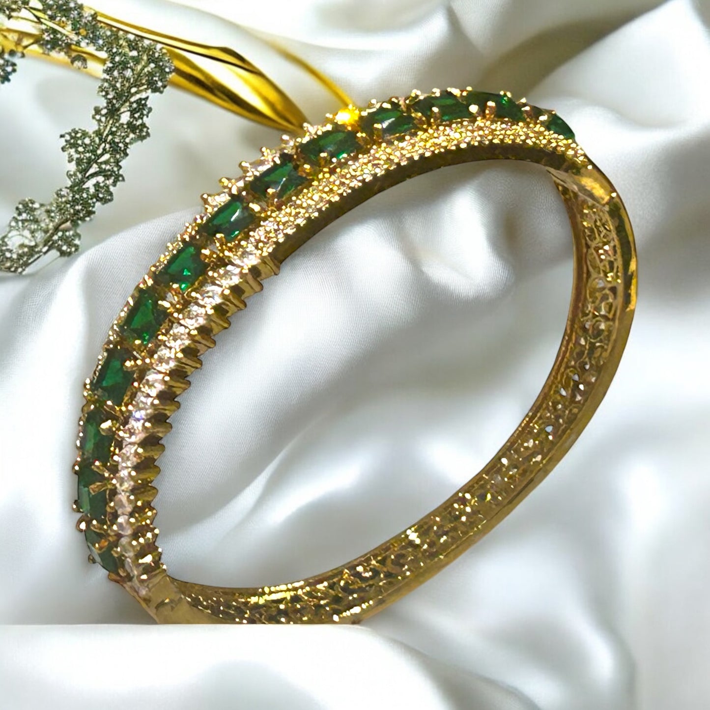 Opulent Green Bracelet