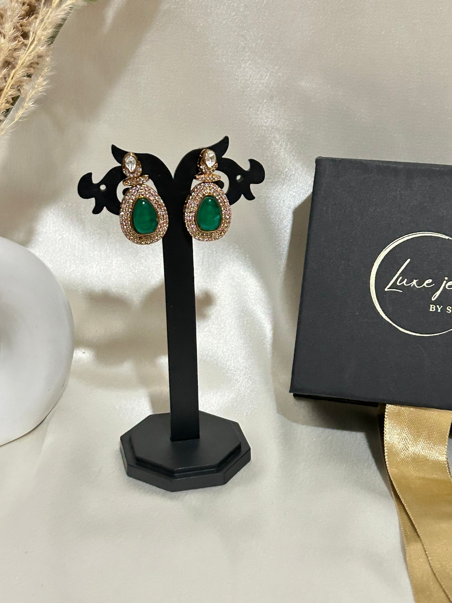 emerald green necklace