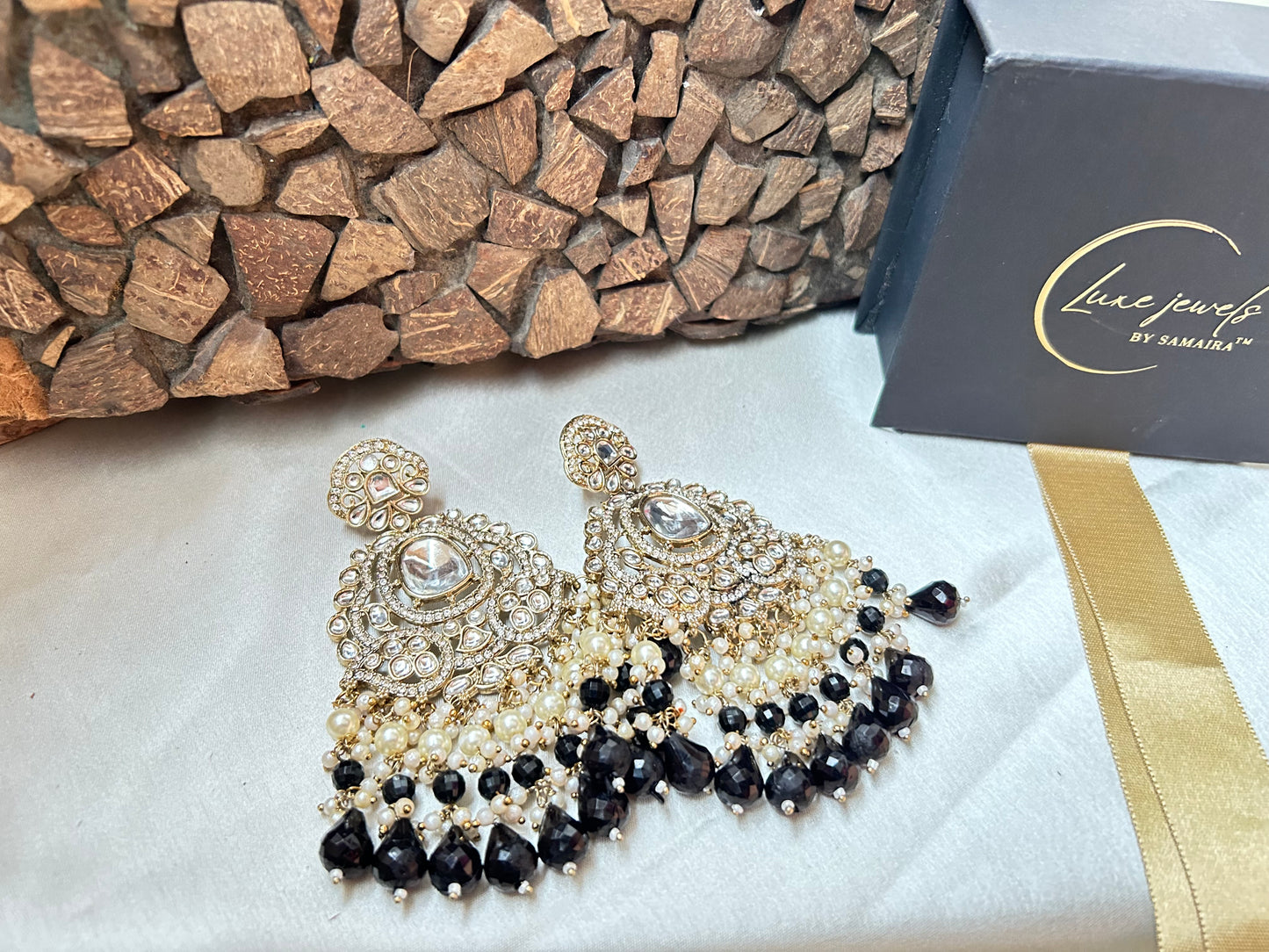 Bhavya Black Chandbali