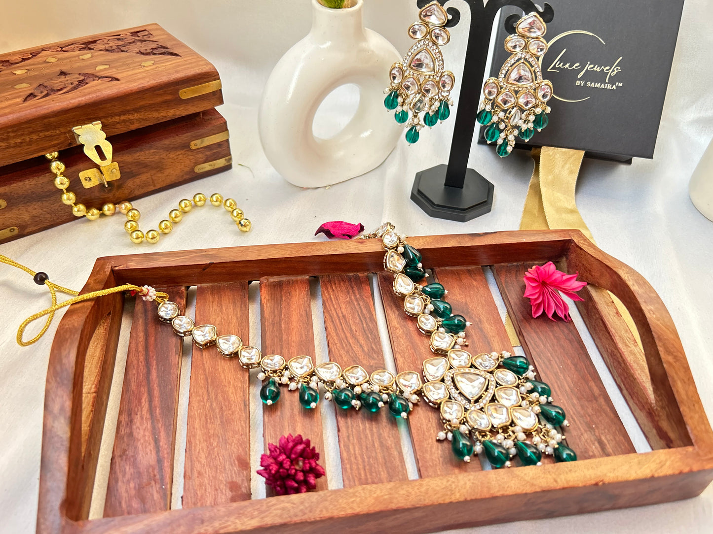 Megha emerald green necklace