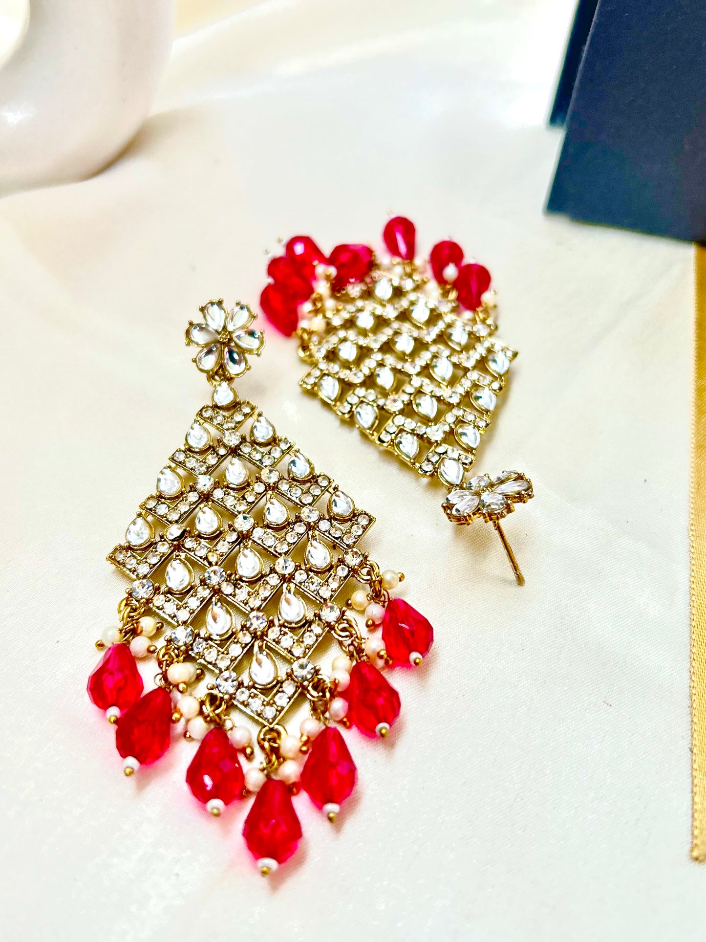 Shloka Red chandbalis