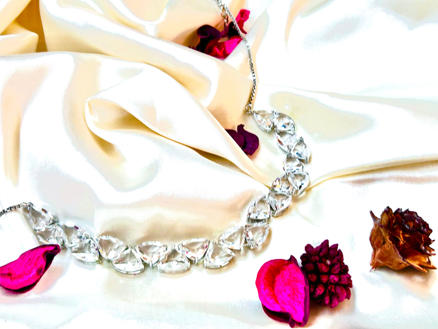 Sonali white necklace