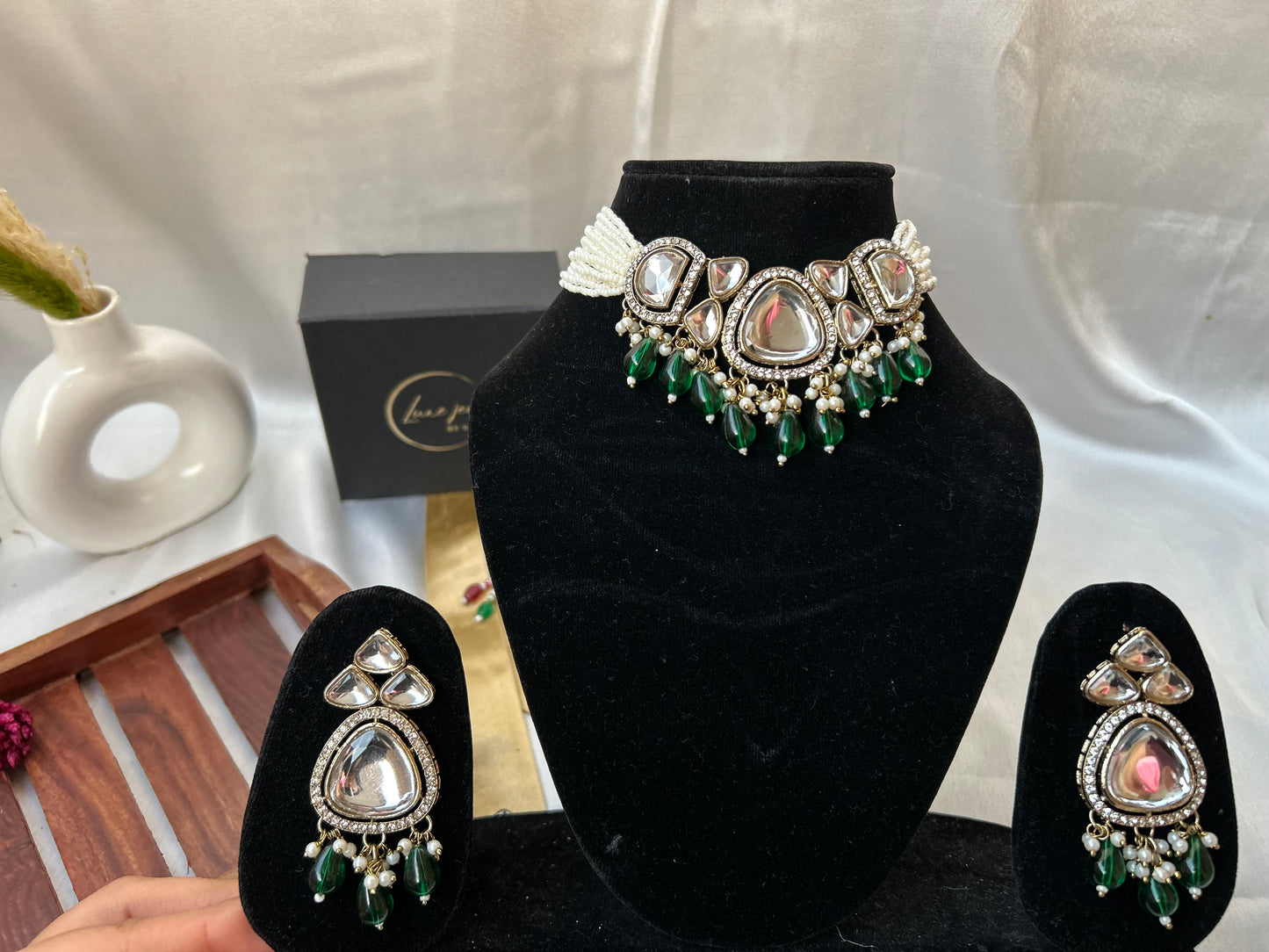 Emerald Green Kundan Necklace Set