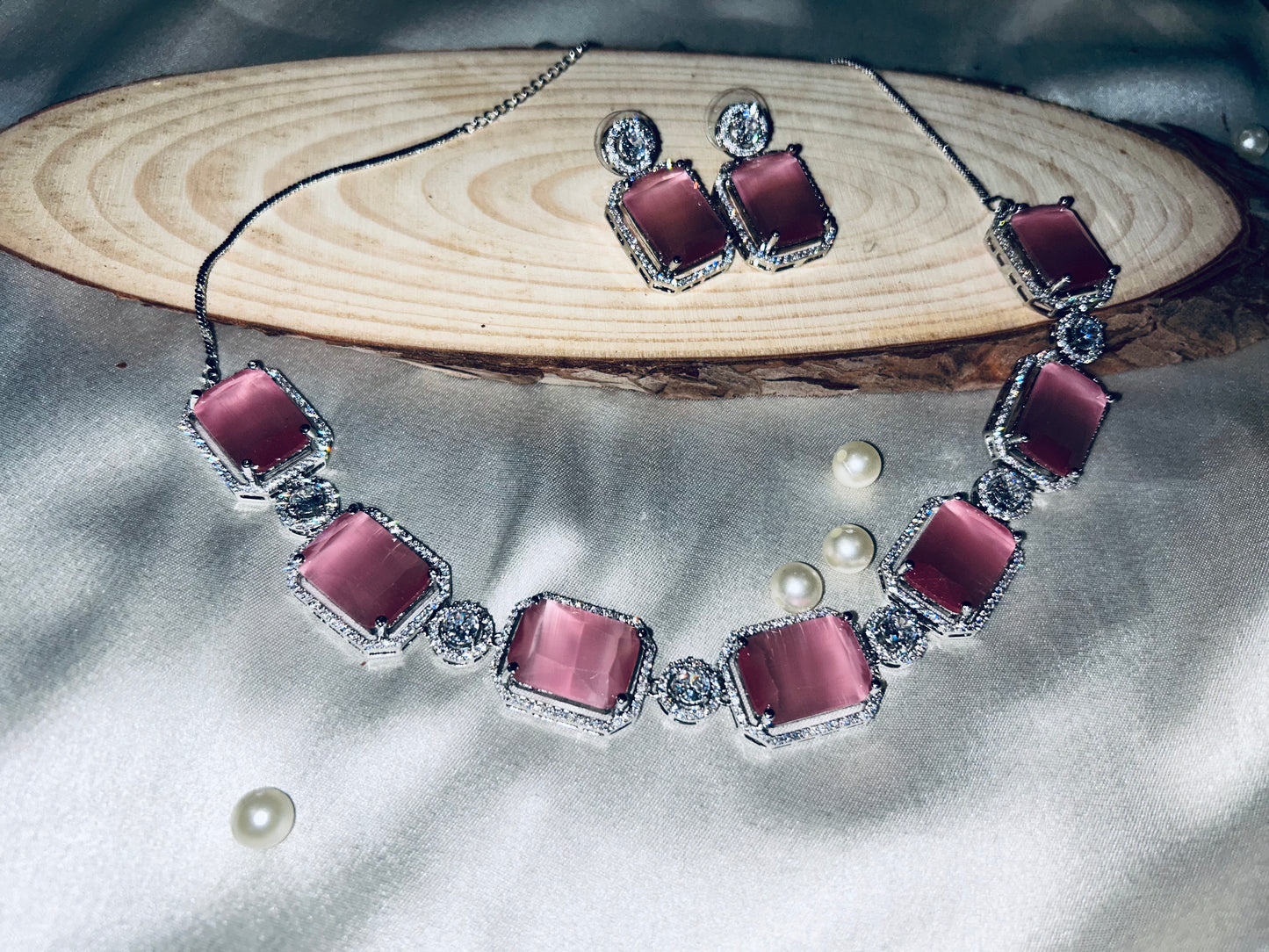 Varonika pink necklace