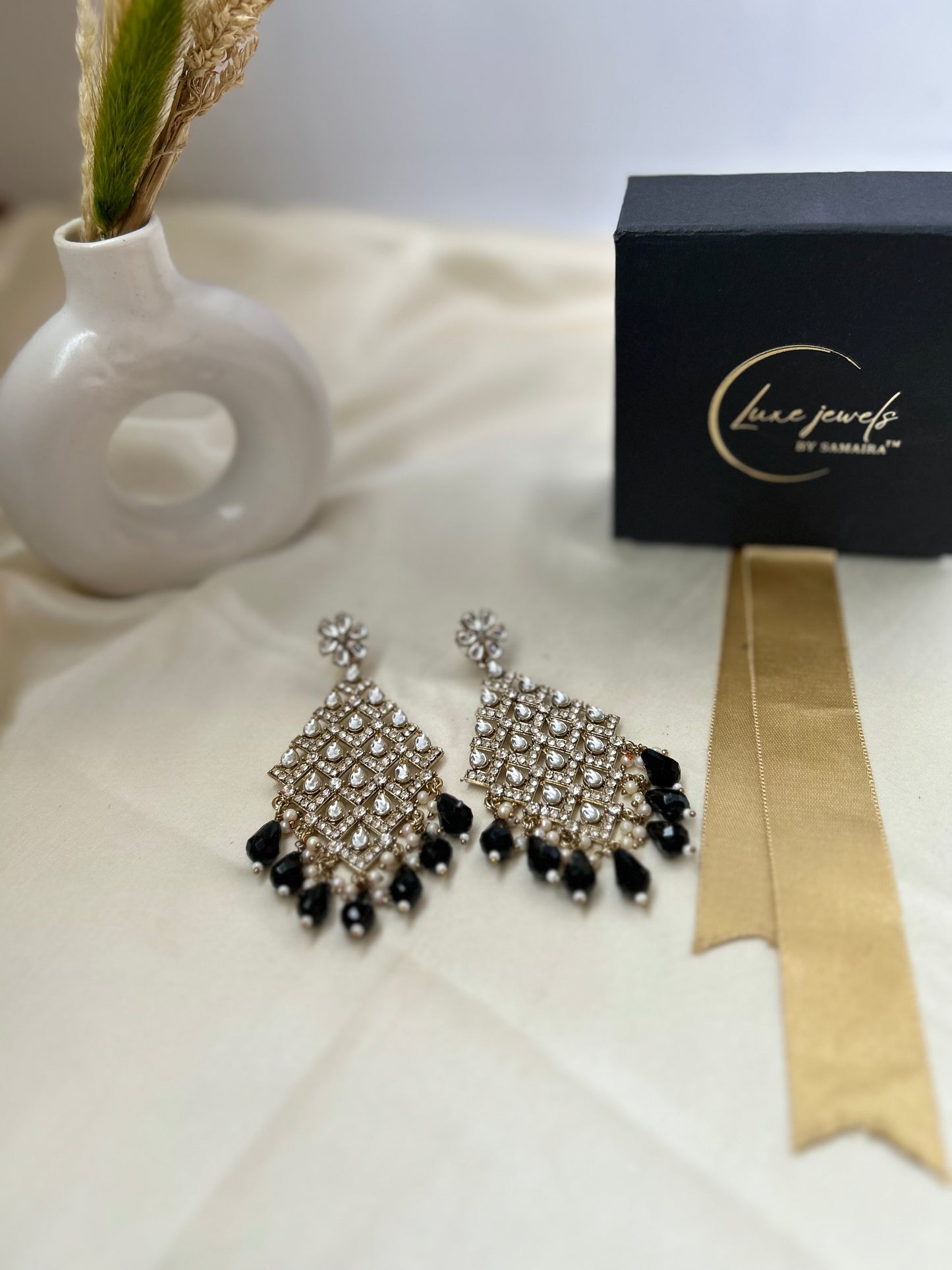 Shloka Black chandbalis