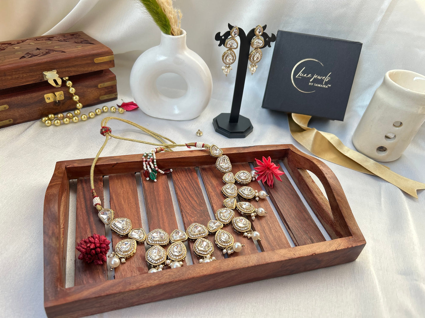 Shanu ivory kundan necklace