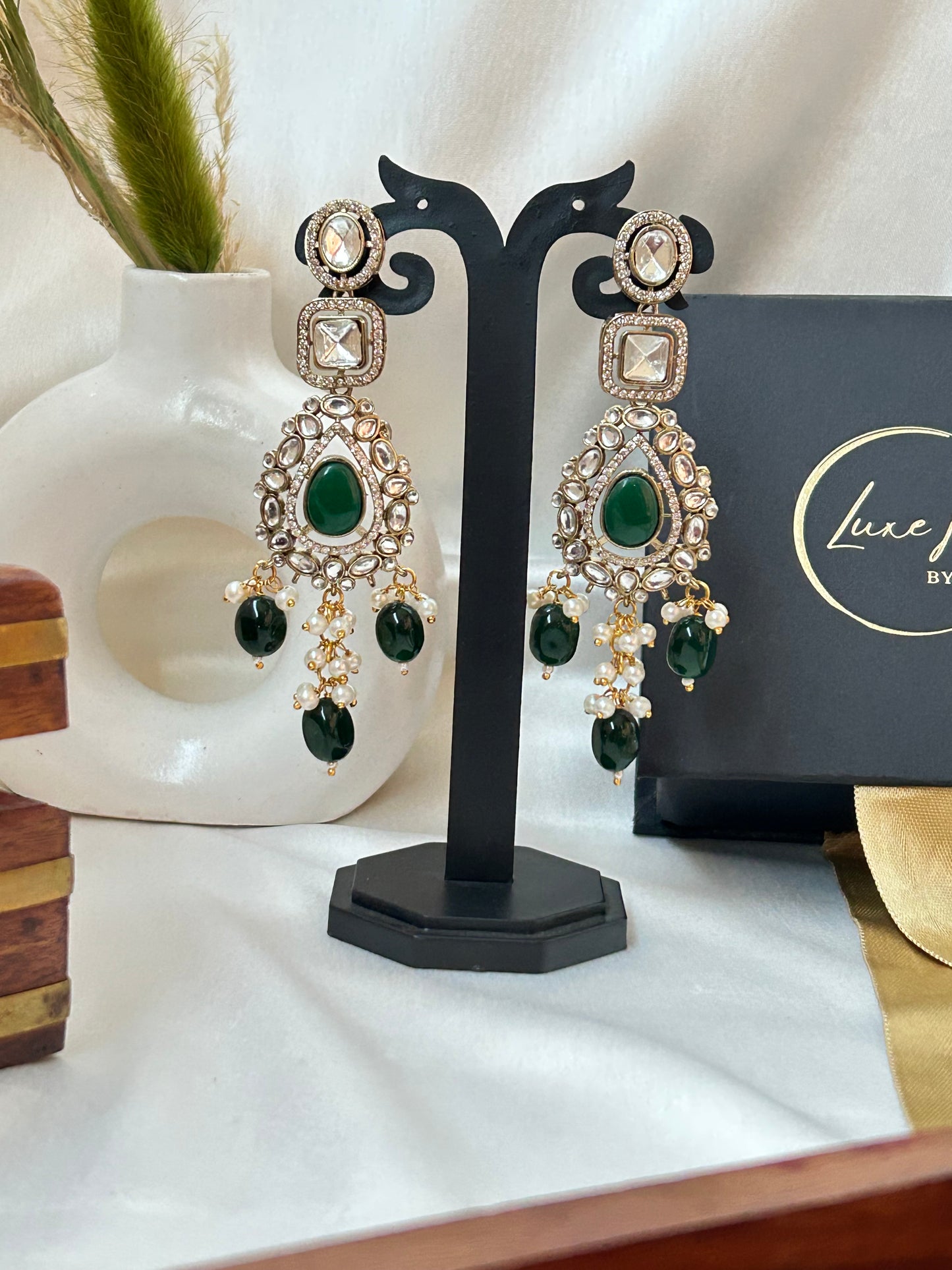 Rajwada emerald kundan set.