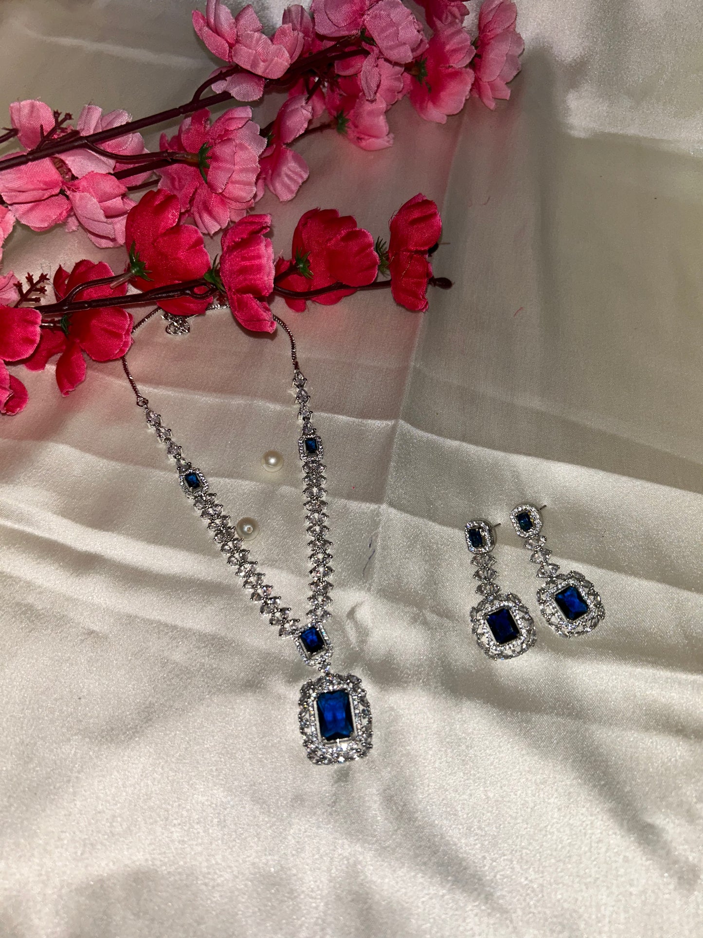 Layla navy necklace