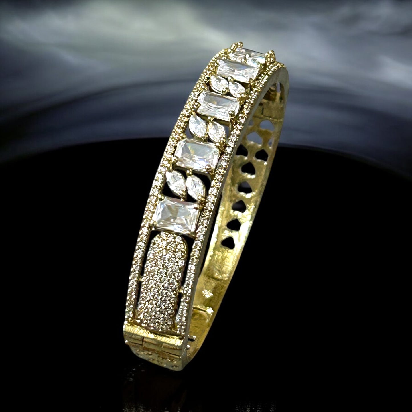 Zeev Golden Bracelet